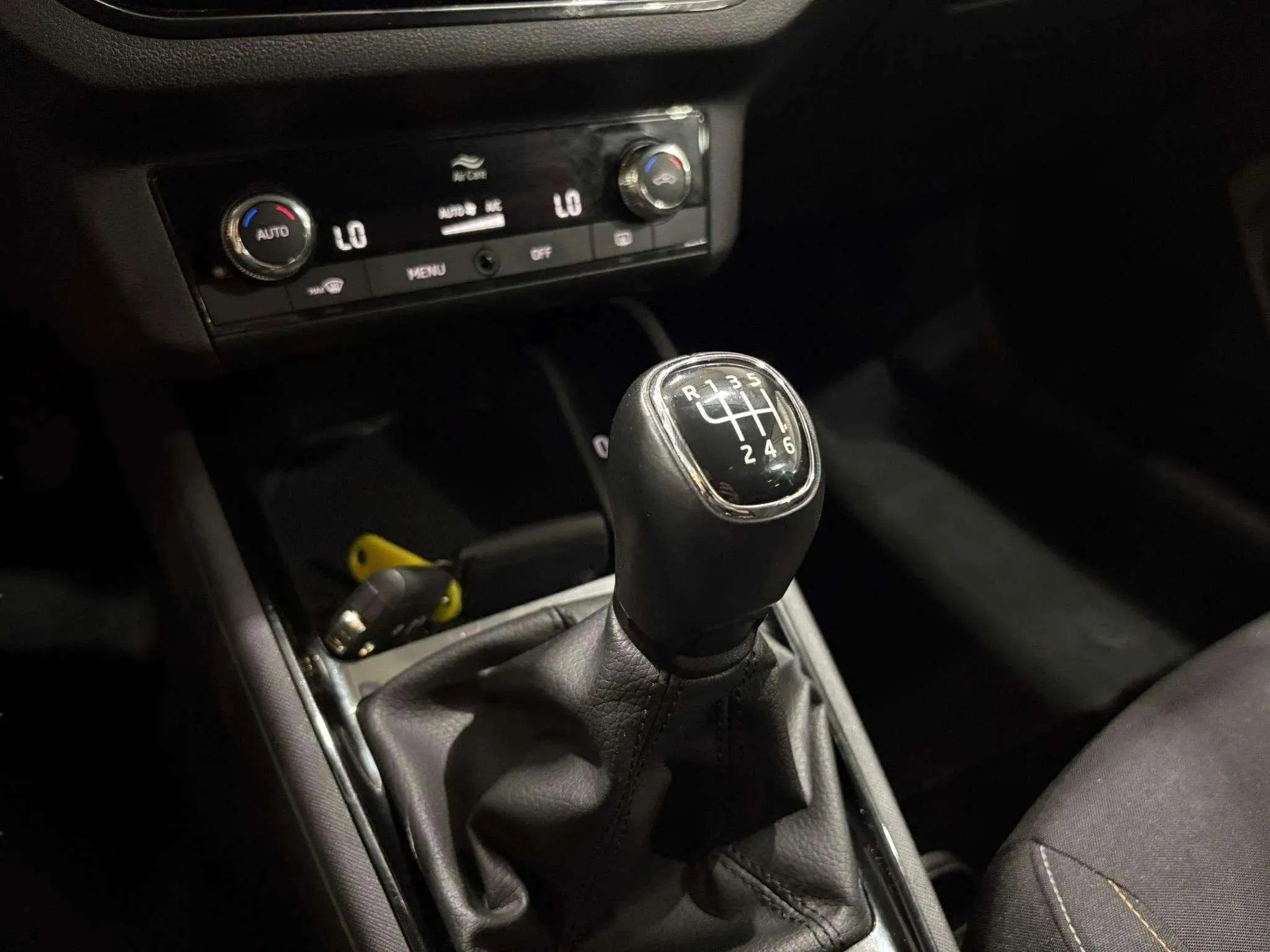 Škoda Kamiq 1.0 TSI Active - foto 15