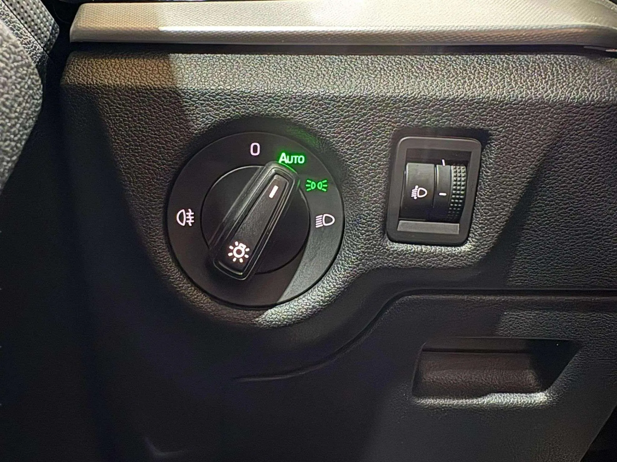 Škoda Kamiq 1.0 TSI Active - foto 18