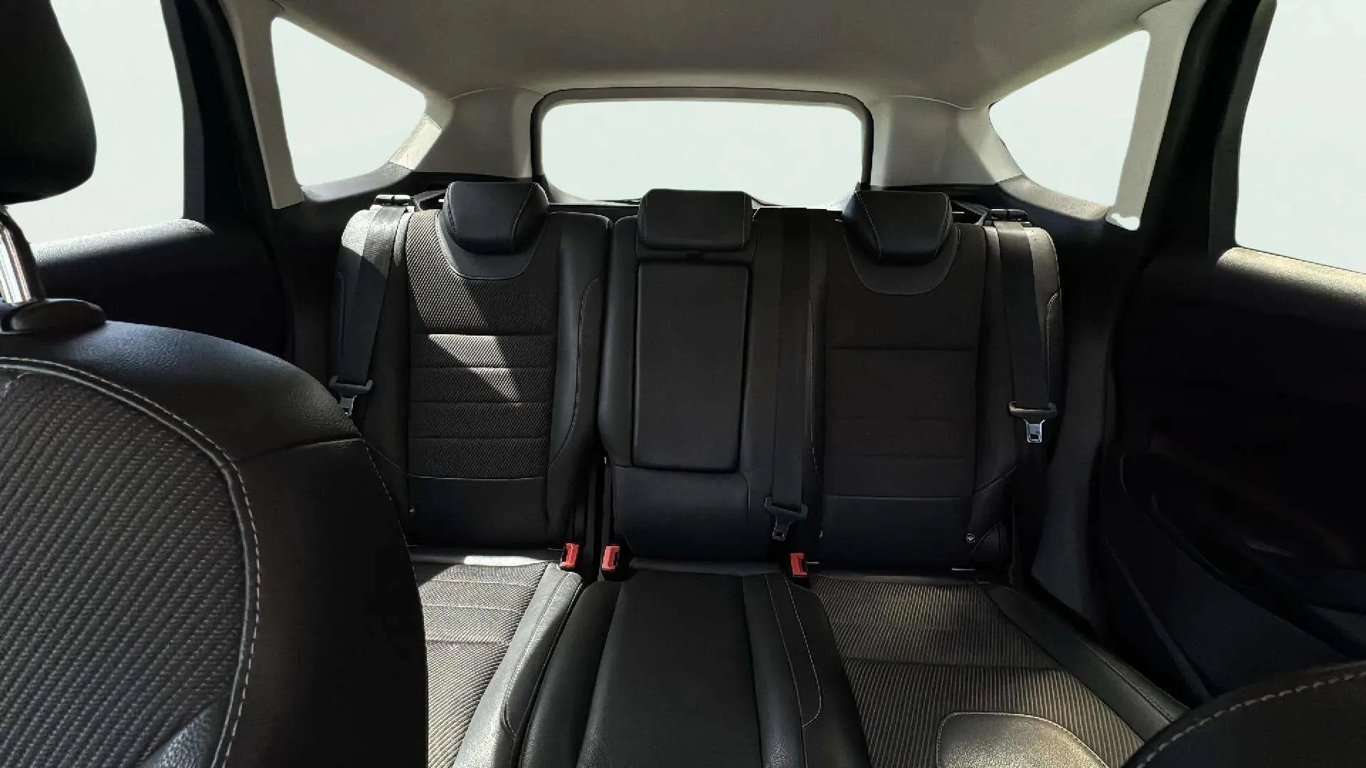 Ford Kuga 1.5 EcoBoost 180 4x4 A-S-S Titanium - foto 23
