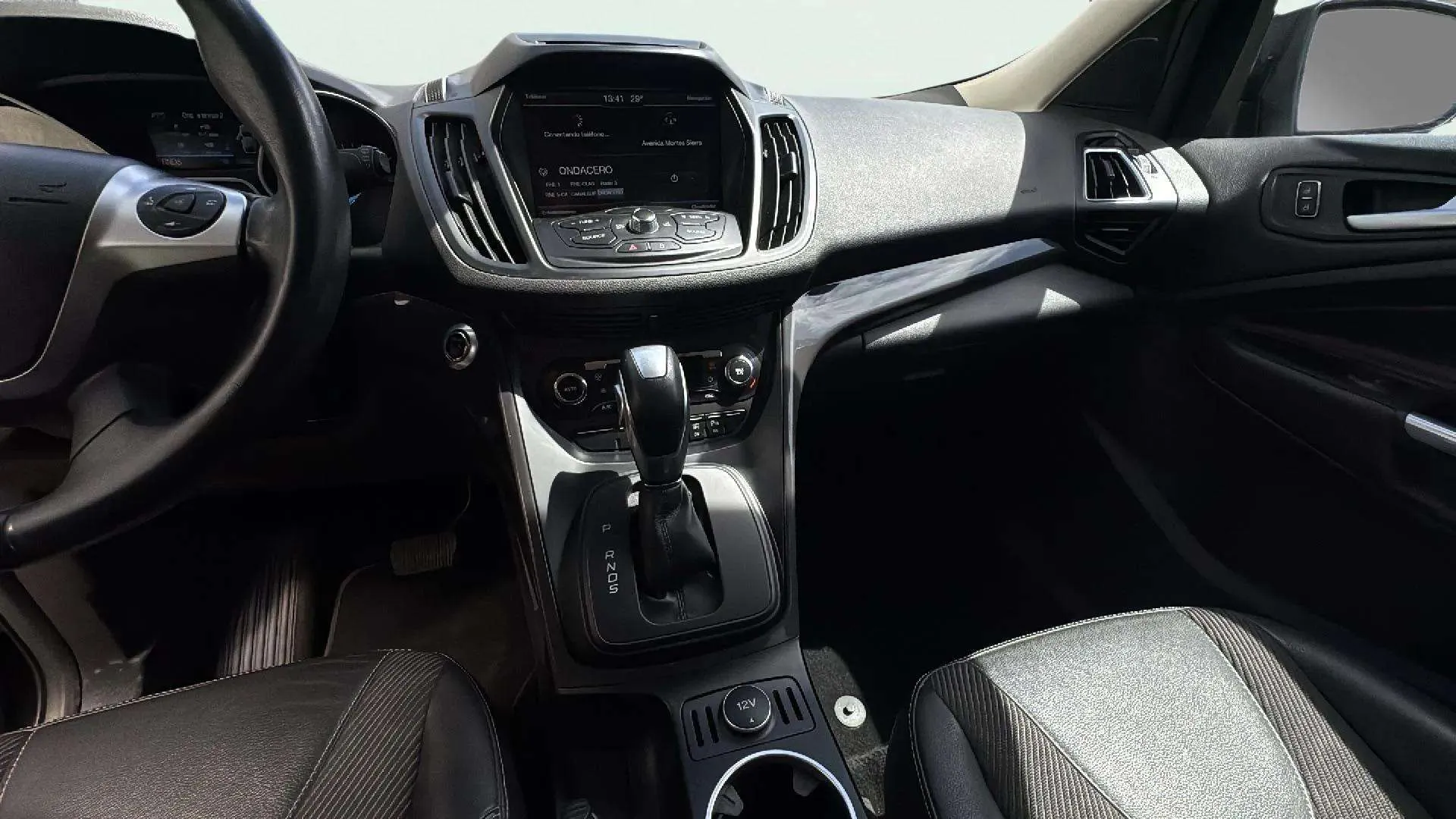 Ford Kuga 1.5 EcoBoost 180 4x4 A-S-S Titanium - foto 19