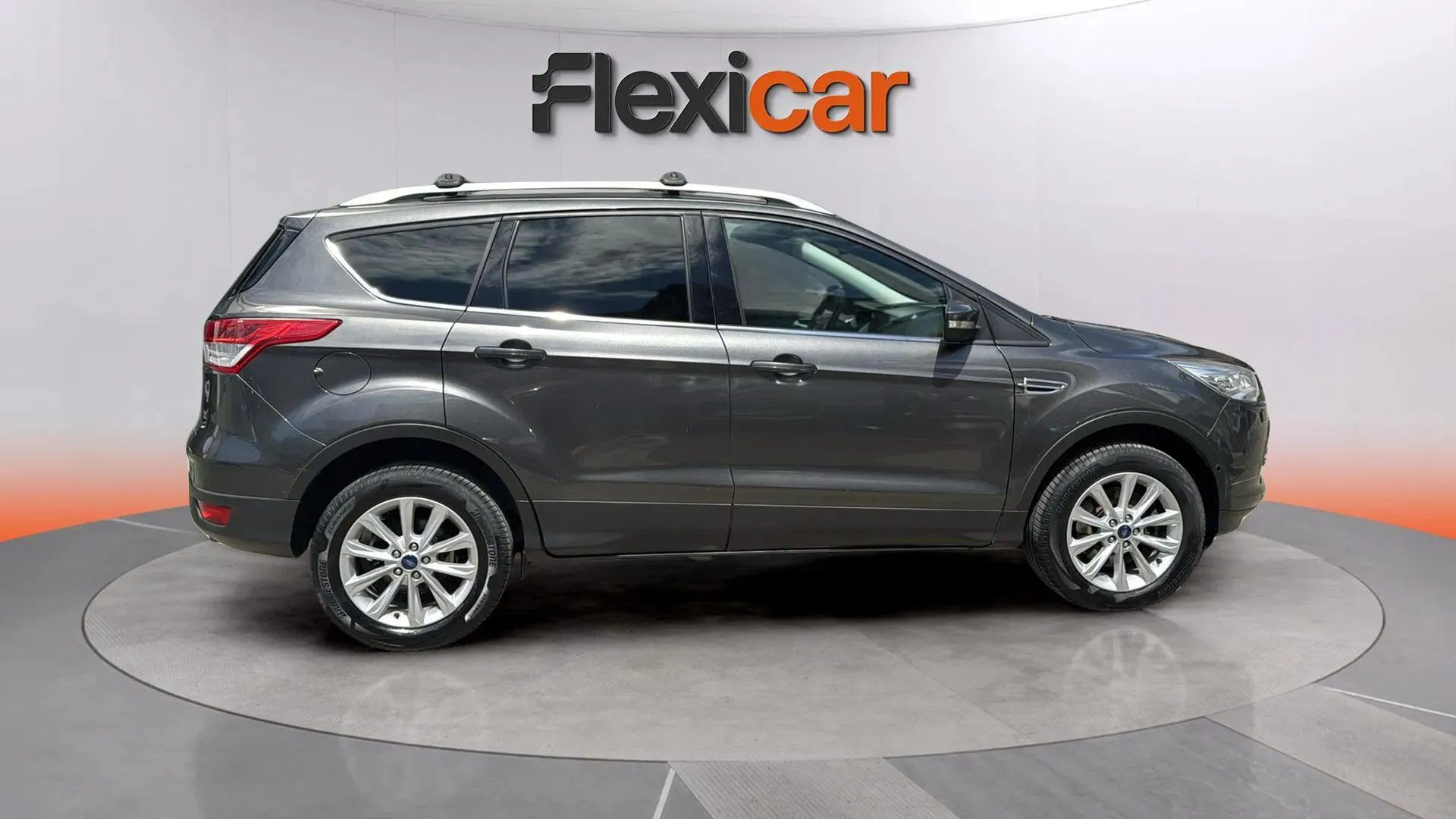 Ford Kuga 1.5 EcoBoost 180 4x4 A-S-S Titanium - foto 12