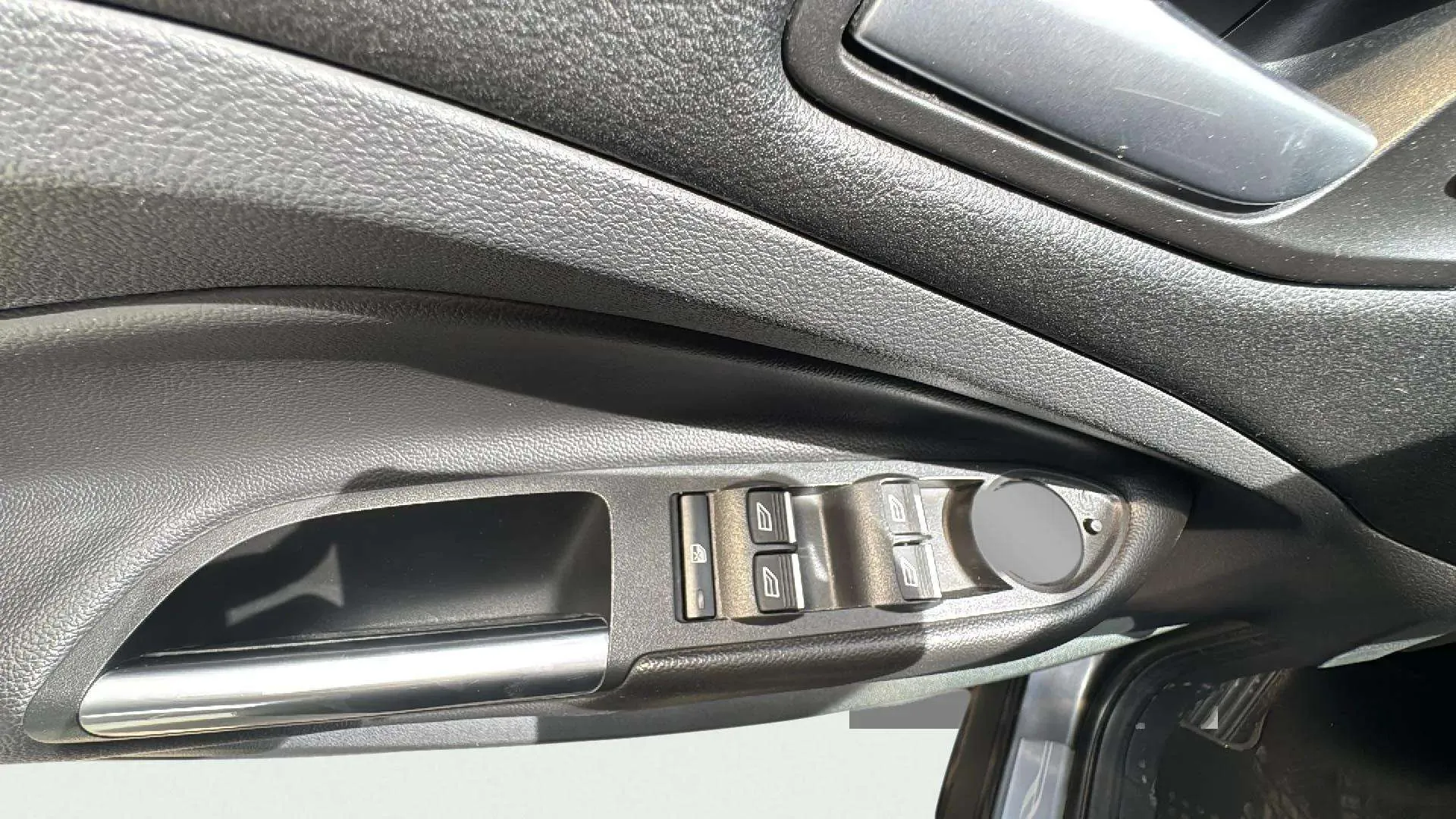 Ford Kuga 1.5 EcoBoost 180 4x4 A-S-S Titanium - foto 24