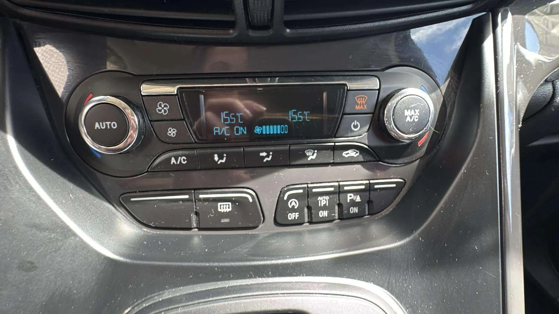 Ford Kuga 1.5 EcoBoost 180 4x4 A-S-S Titanium - foto 29