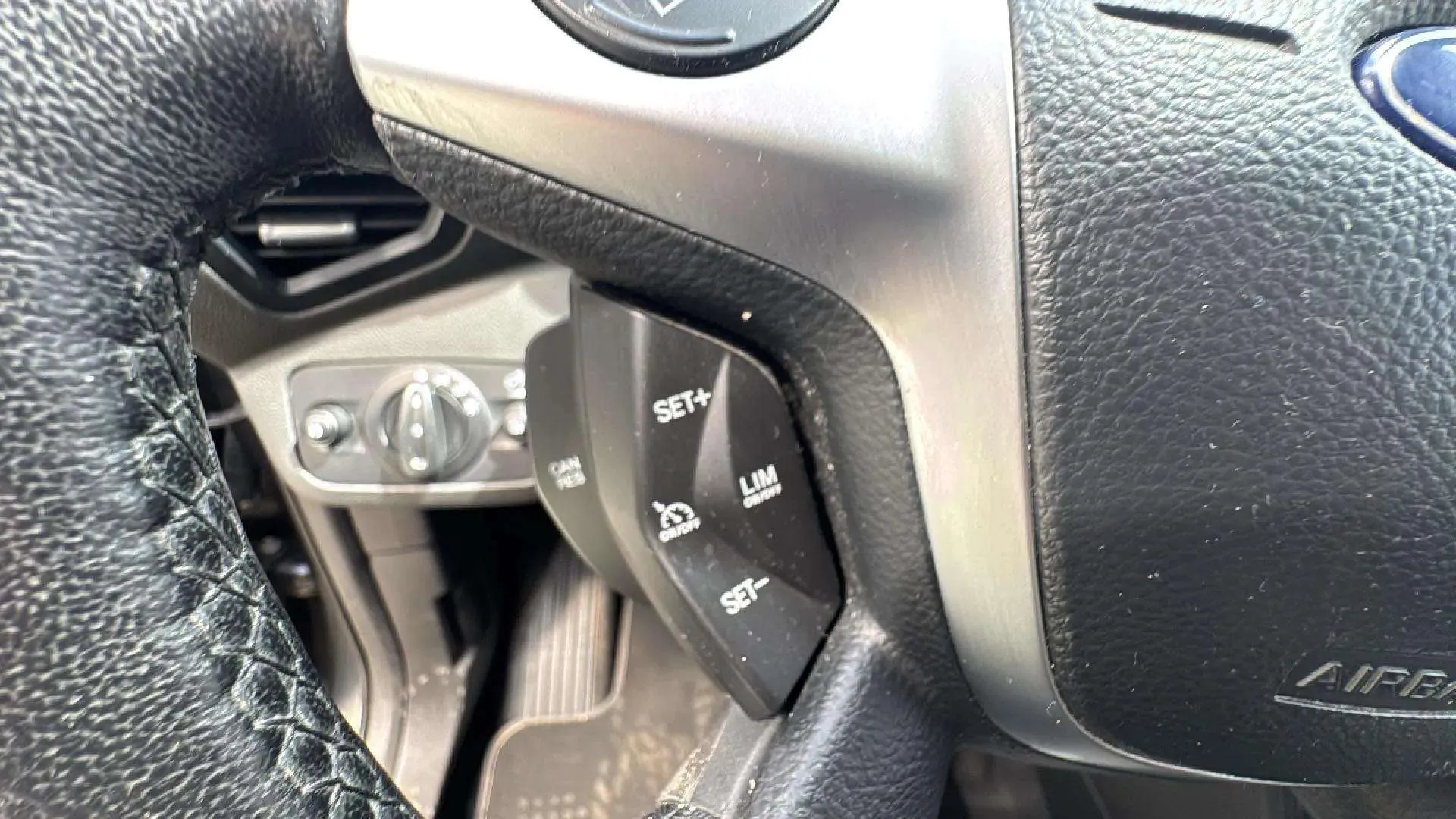 Ford Kuga 1.5 EcoBoost 180 4x4 A-S-S Titanium - foto 26