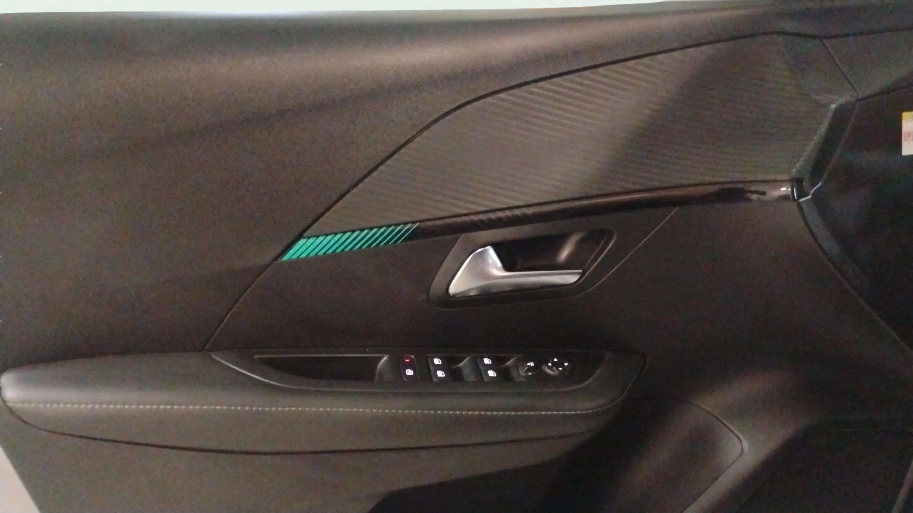 Peugeot 208 PureTech Allure - foto 17
