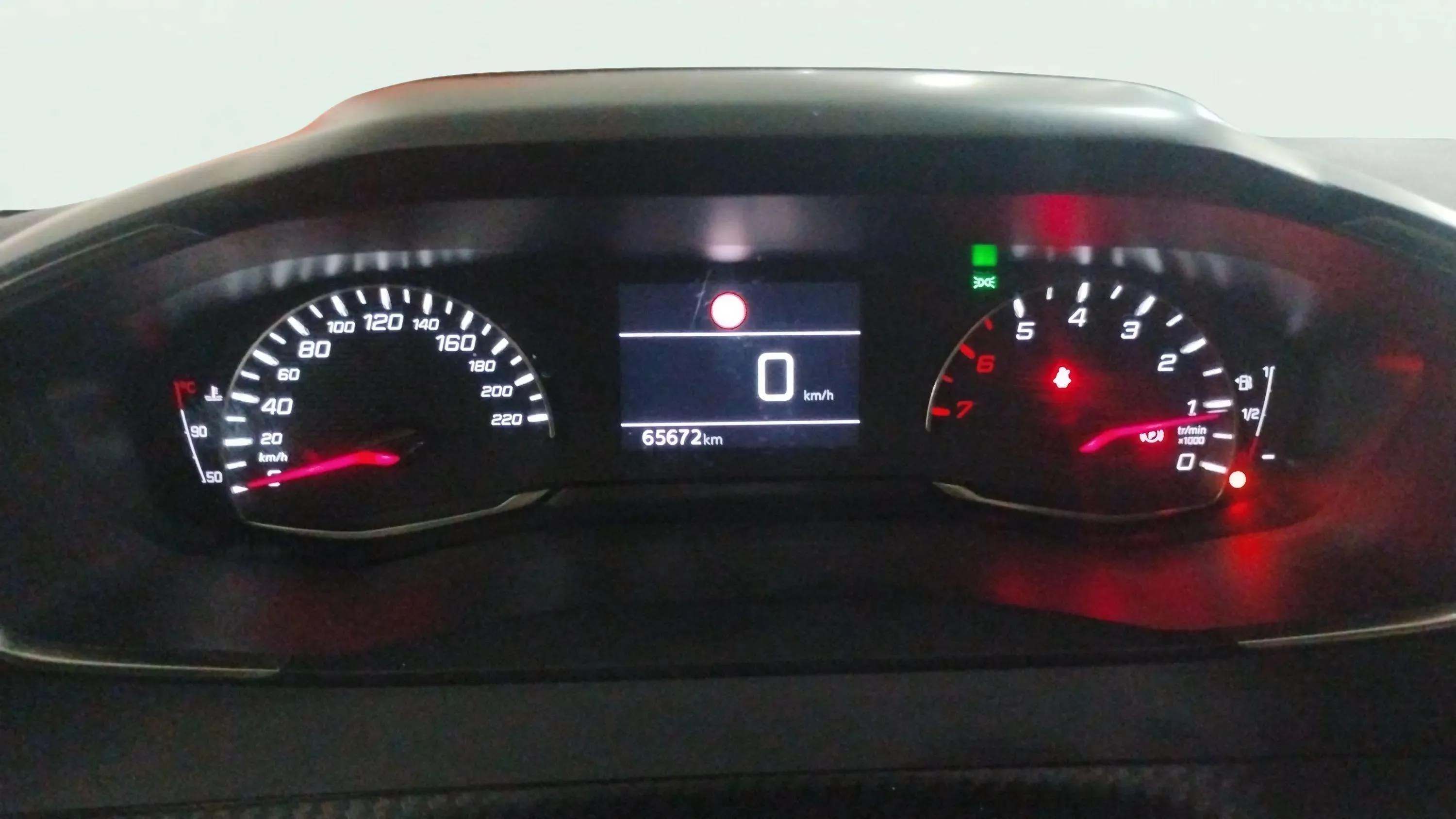 Peugeot 208 PureTech Allure - foto 11