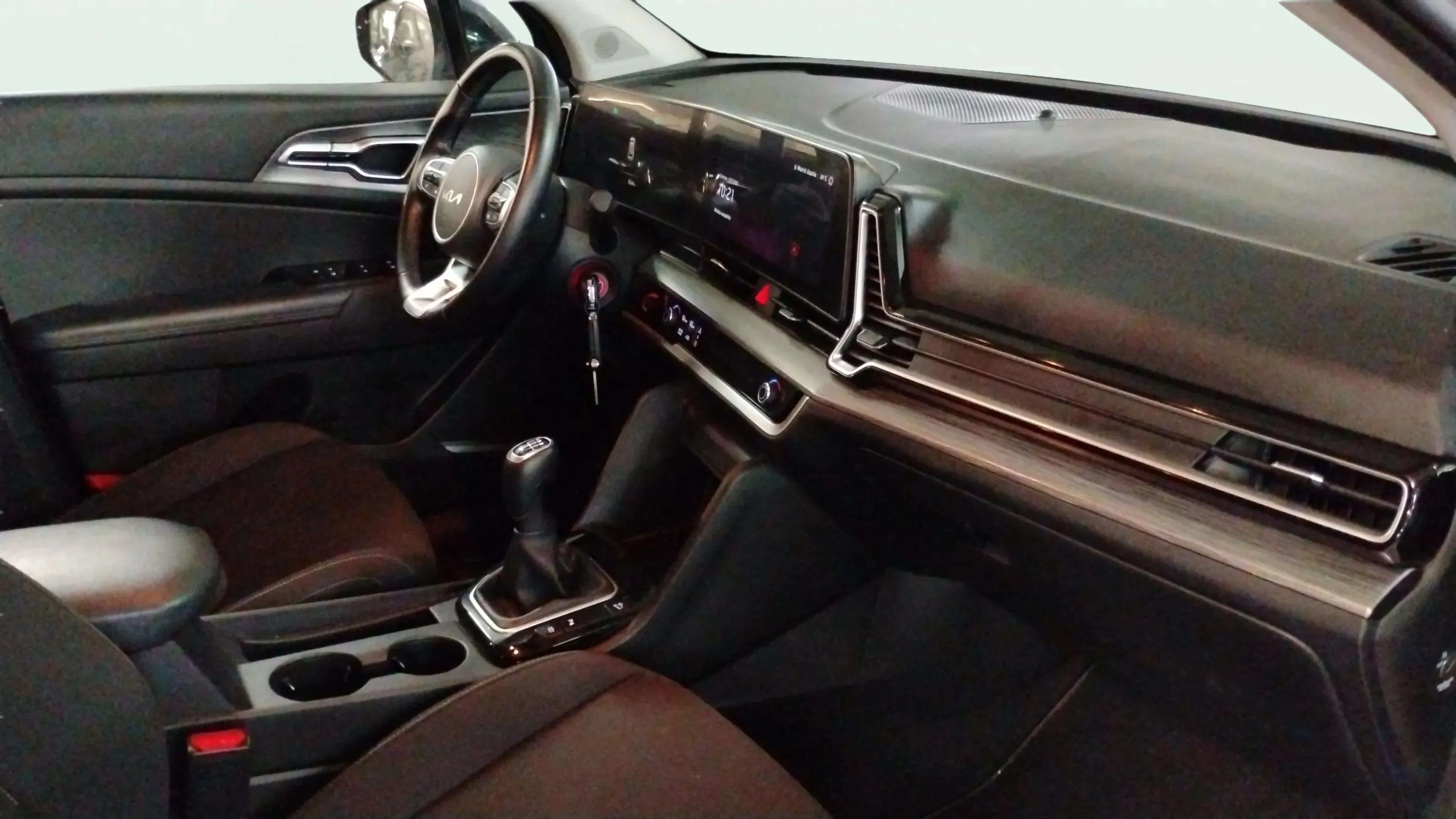 Kia Sportage 1.6 T-GDi Concept 4x2 - foto 9
