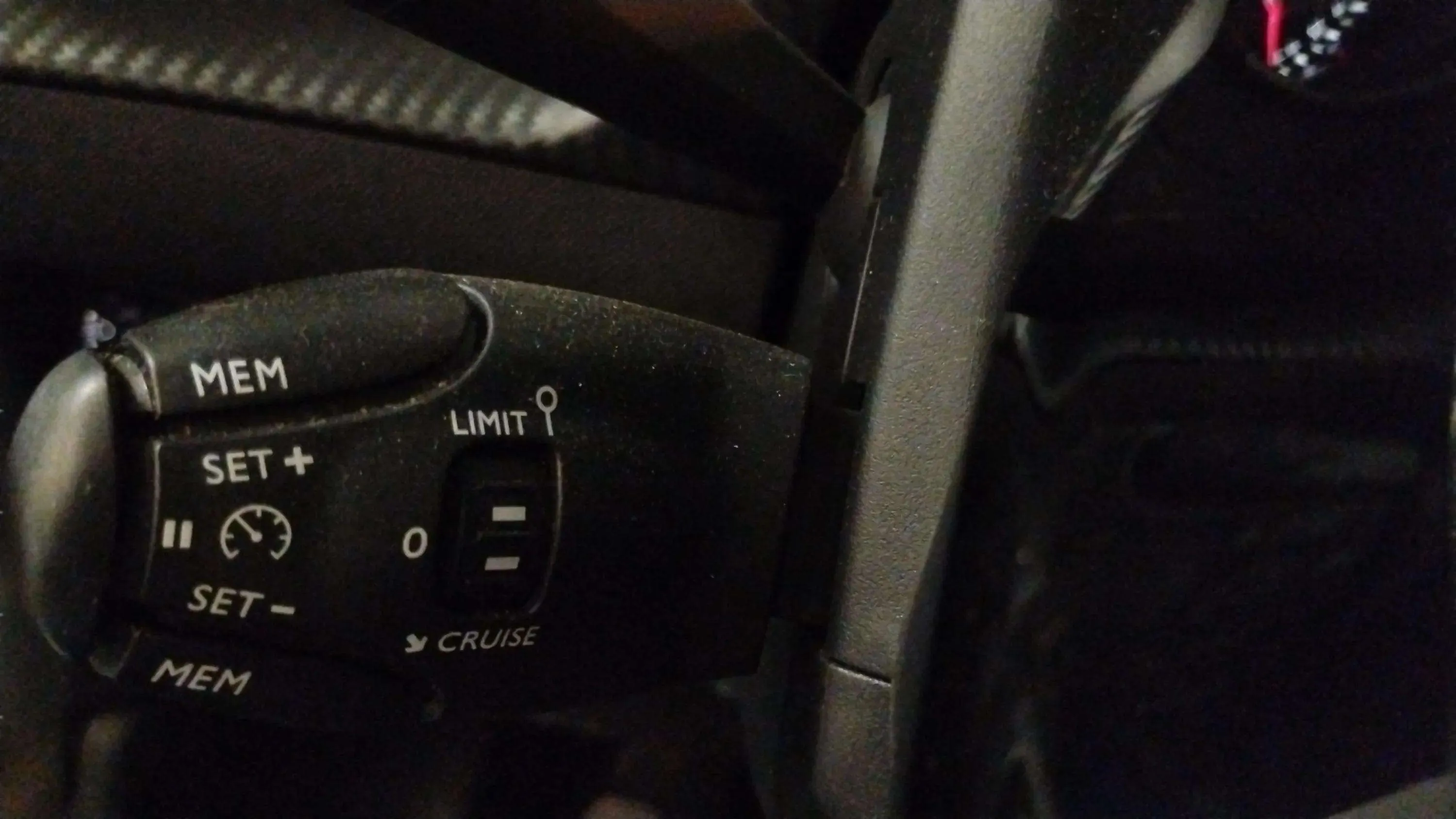 Peugeot 208 PureTech Allure - foto 18