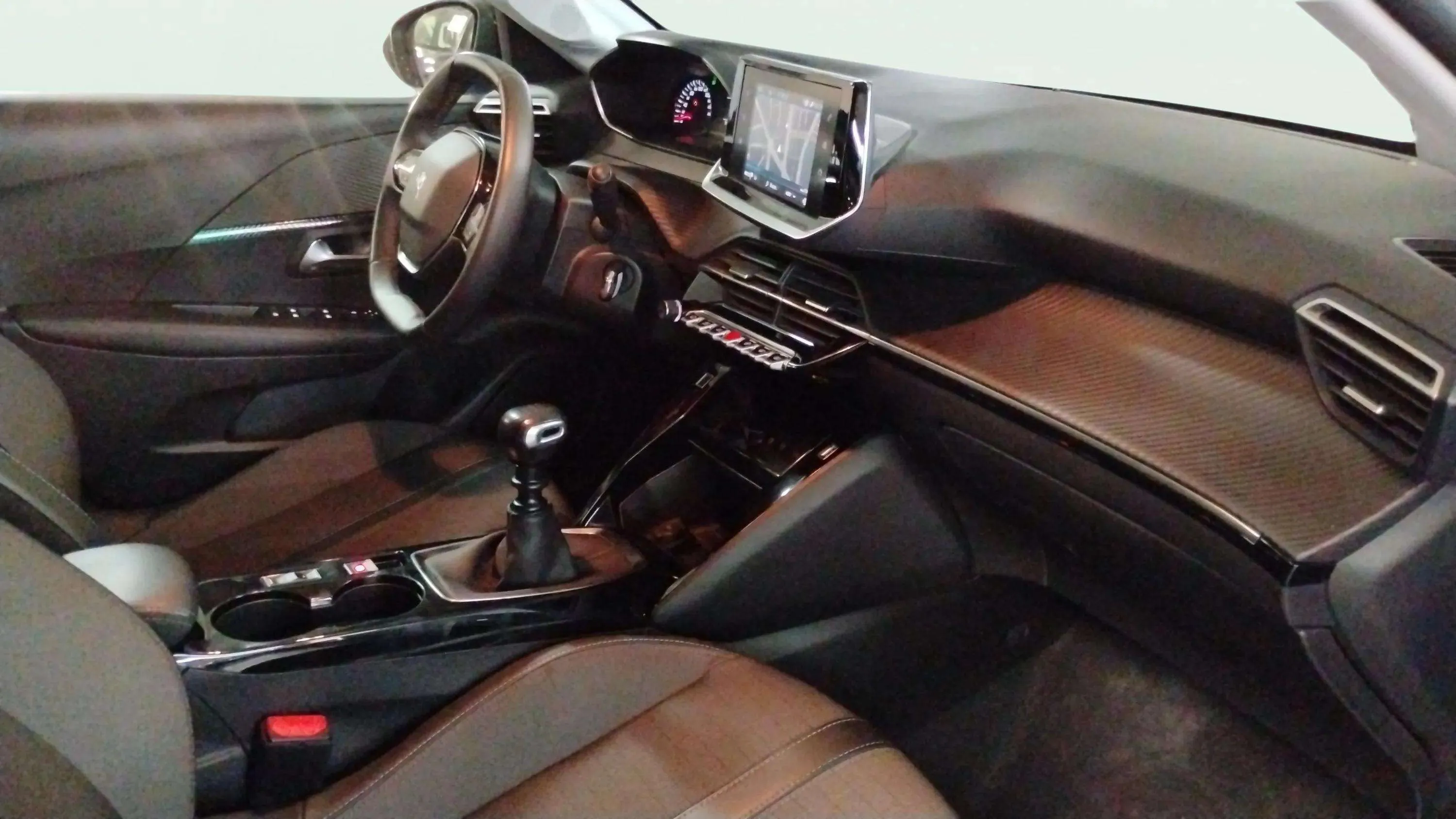 Peugeot 208 PureTech Allure - foto 11