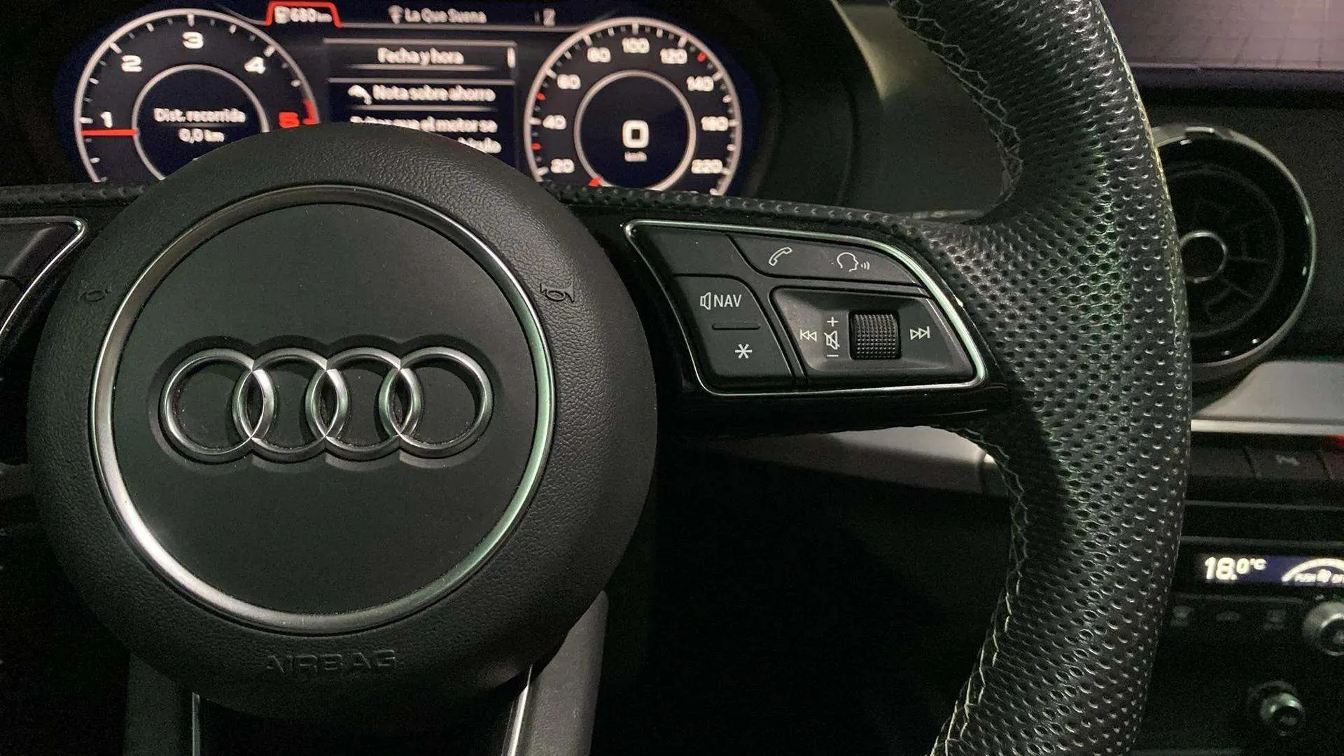 Audi Q2 S line 35 TDI quattro S tronic - foto 12