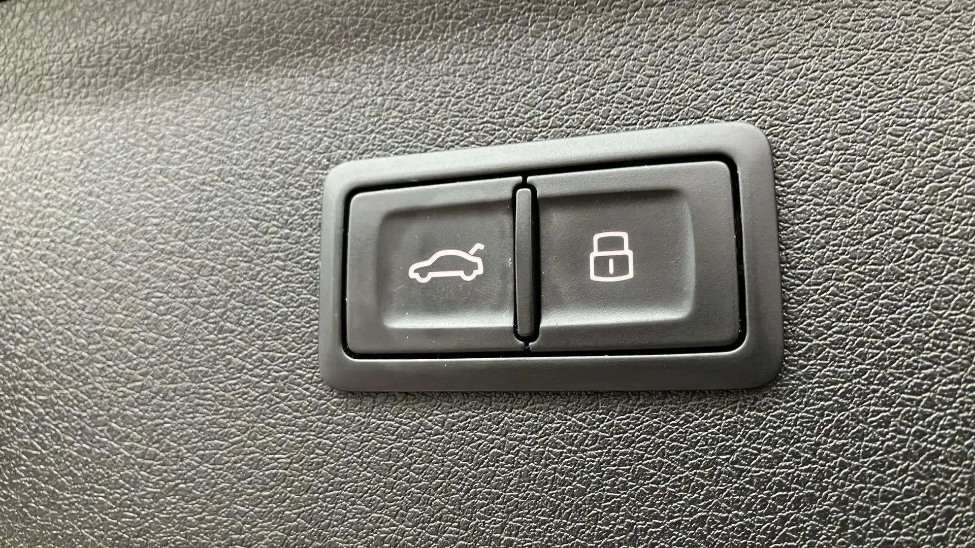 Audi Q3 2.0 TDI quattro S tronic - foto 27
