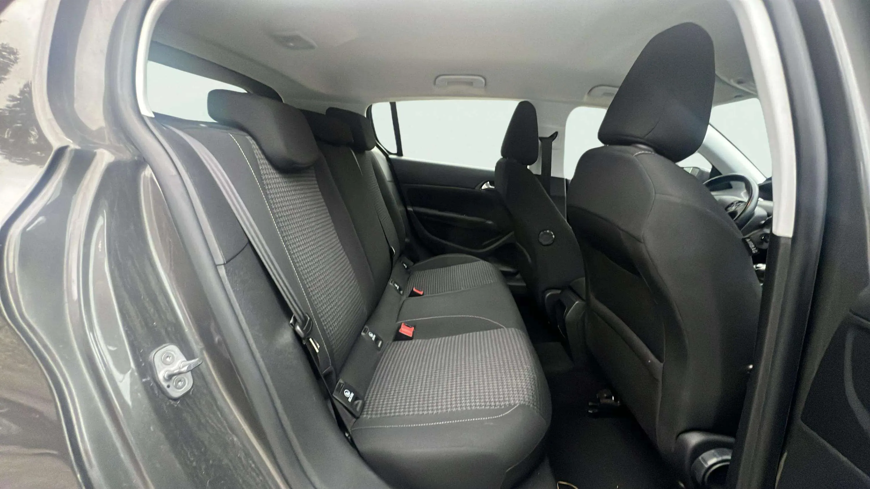 Peugeot 308 SW Active Pack PureTech 110 - foto 15