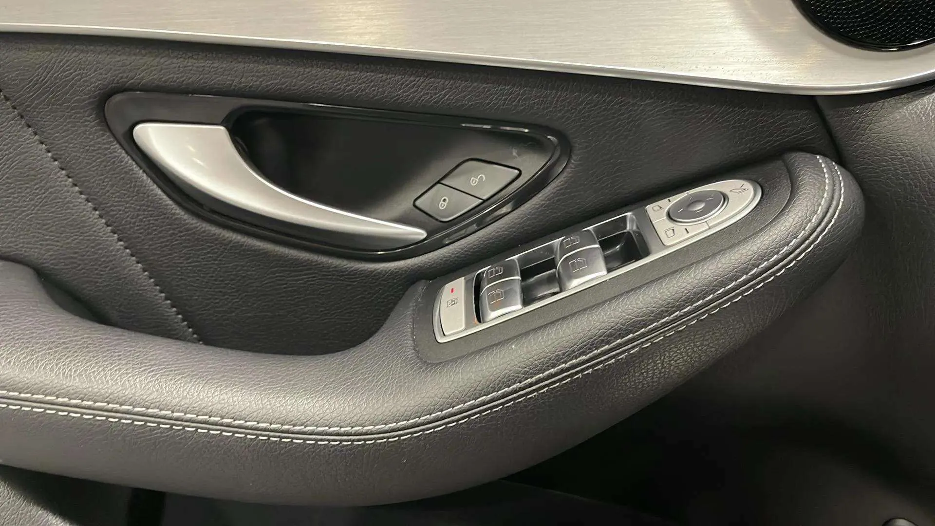 Mercedes-Benz GLC 300 de 4MATIC - foto 15