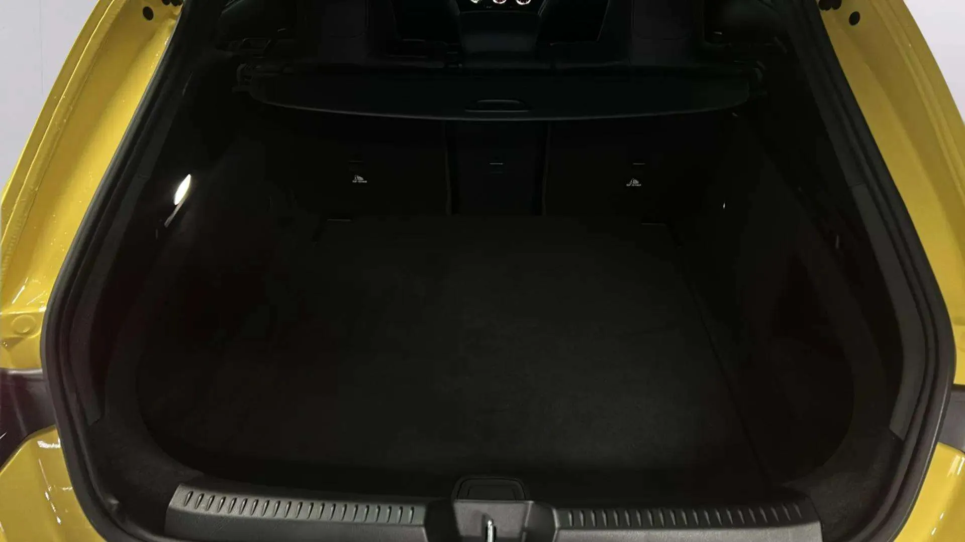 Mercedes-Benz CLA Mercedes-AMG 35 4MATIC+ Shooting Bra - foto 12