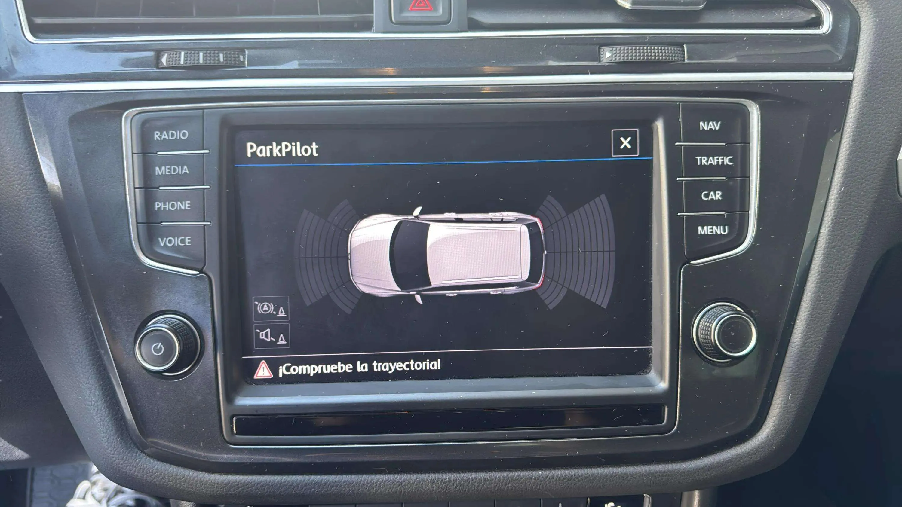 Volkswagen Tiguan Advance 2.0 TDI BMT DSG - foto 24