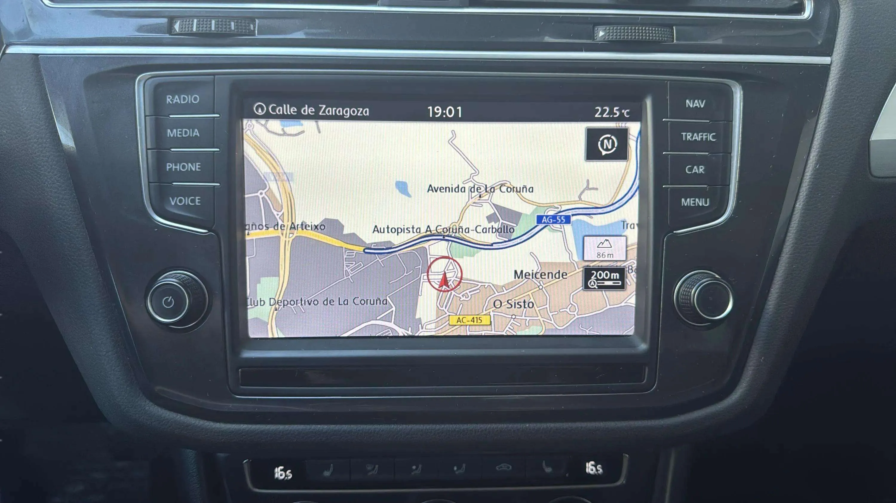 Volkswagen Tiguan Advance 2.0 TDI BMT DSG - foto 17
