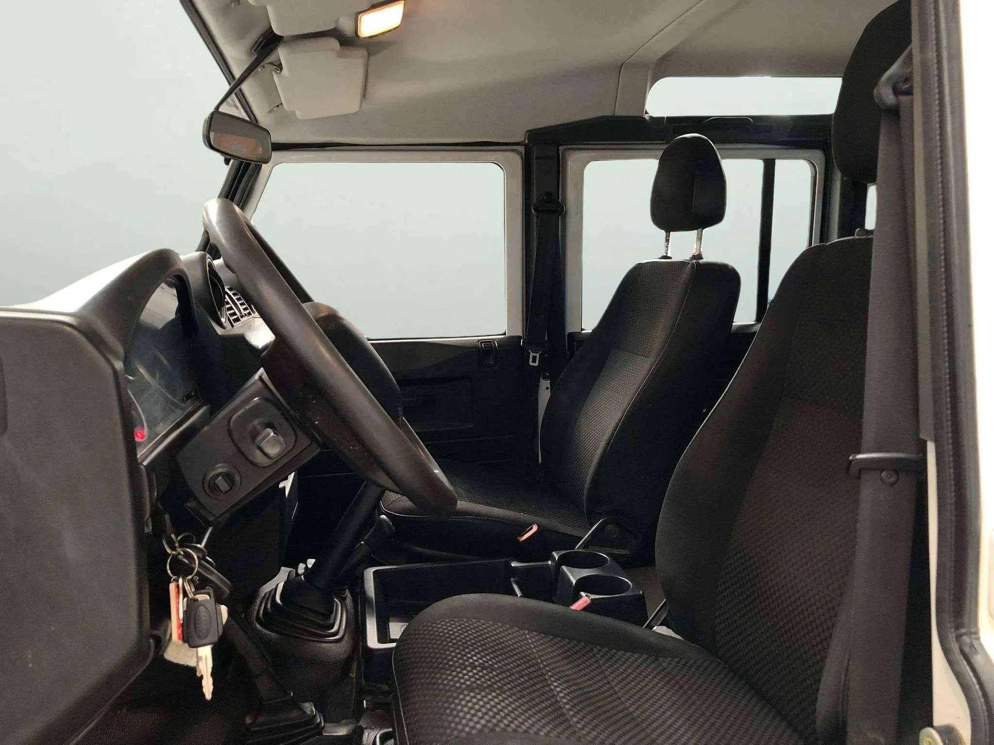 Land Rover Defender 110 SW E - foto 12