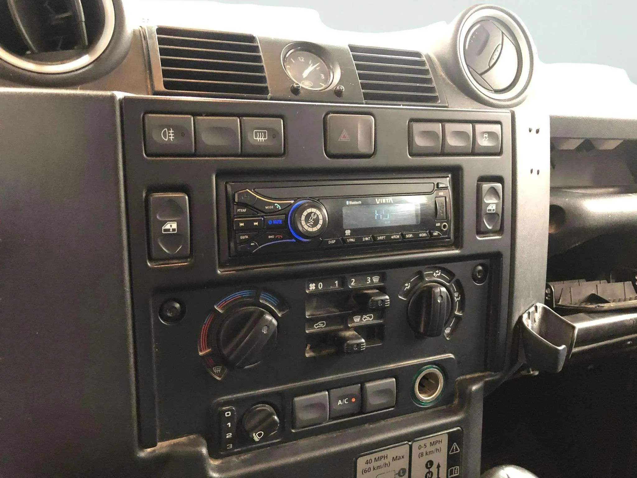 Land Rover Defender 110 SW E - foto 13