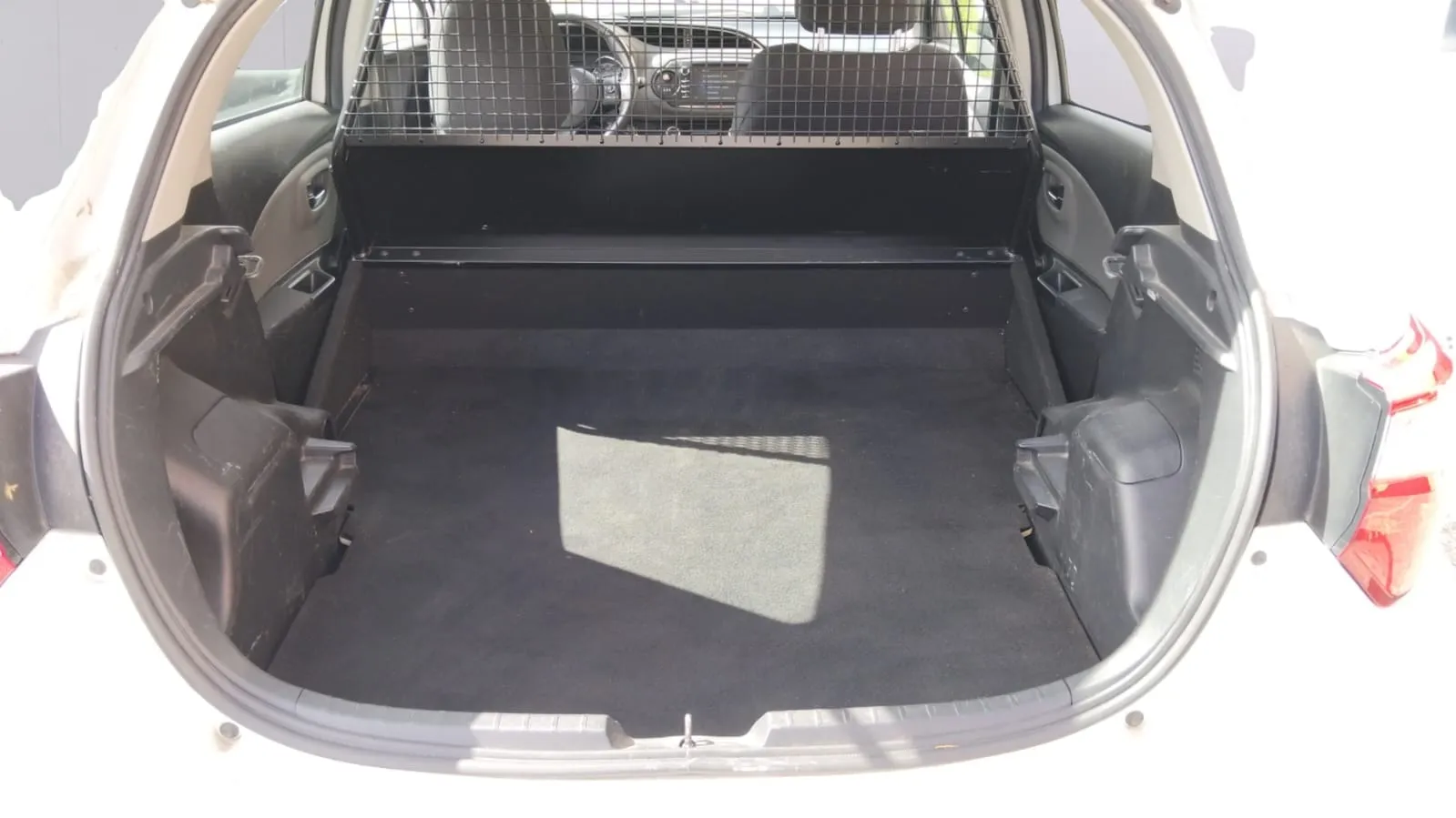 Toyota Yaris 1.5 100H Active Ecovan - foto 18