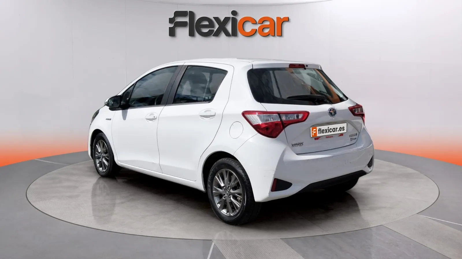 Toyota Yaris 1.5 100H Active Ecovan - foto 5