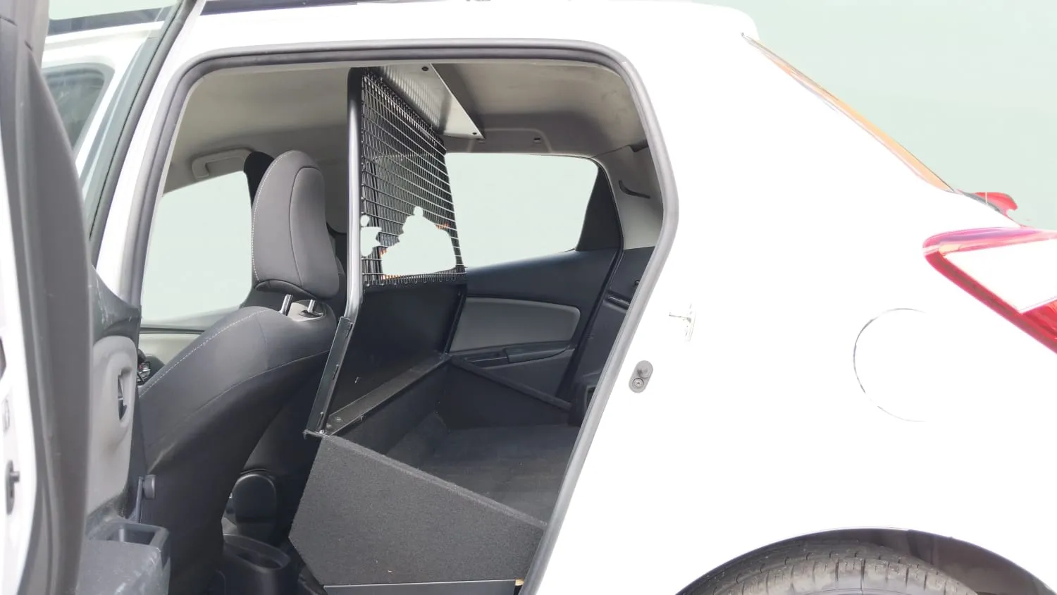 Toyota Yaris 1.5 100H Active Ecovan - foto 16