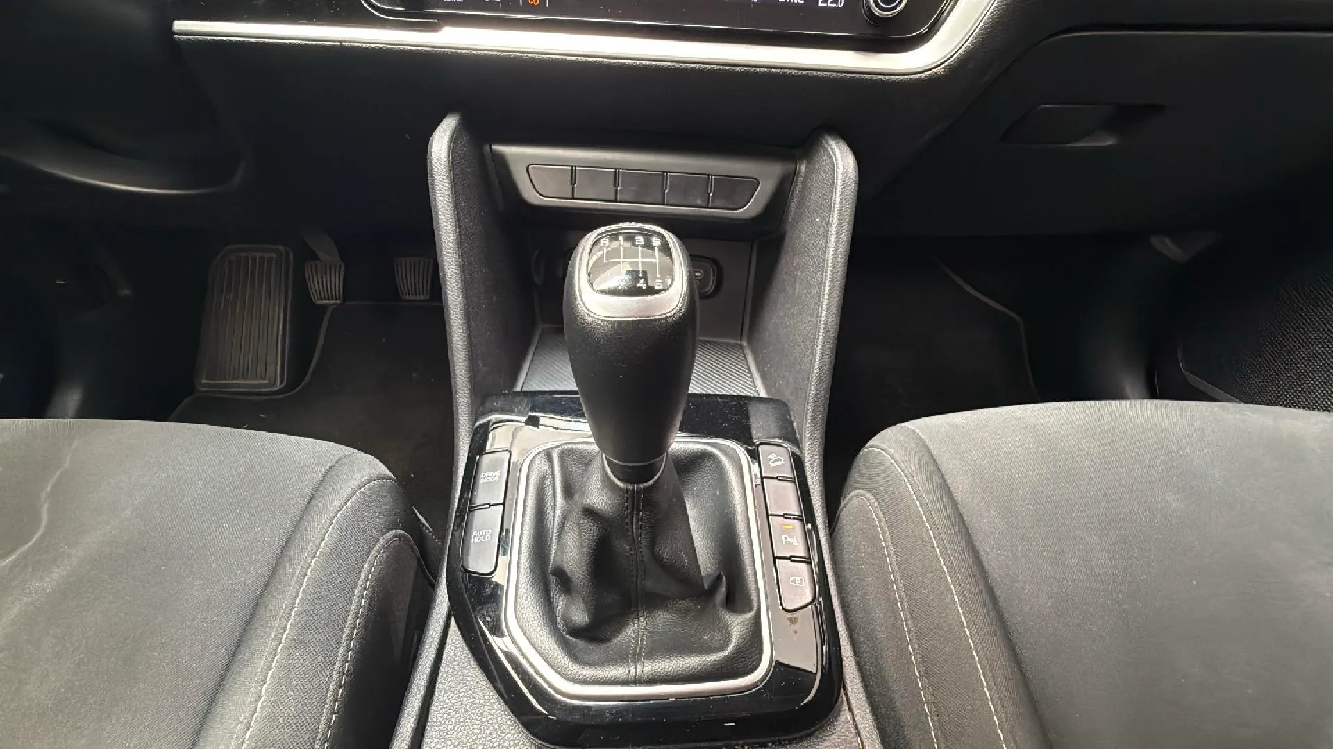 Kia Sportage 1.6 CRDi MHEV Business 4x2 - foto 12