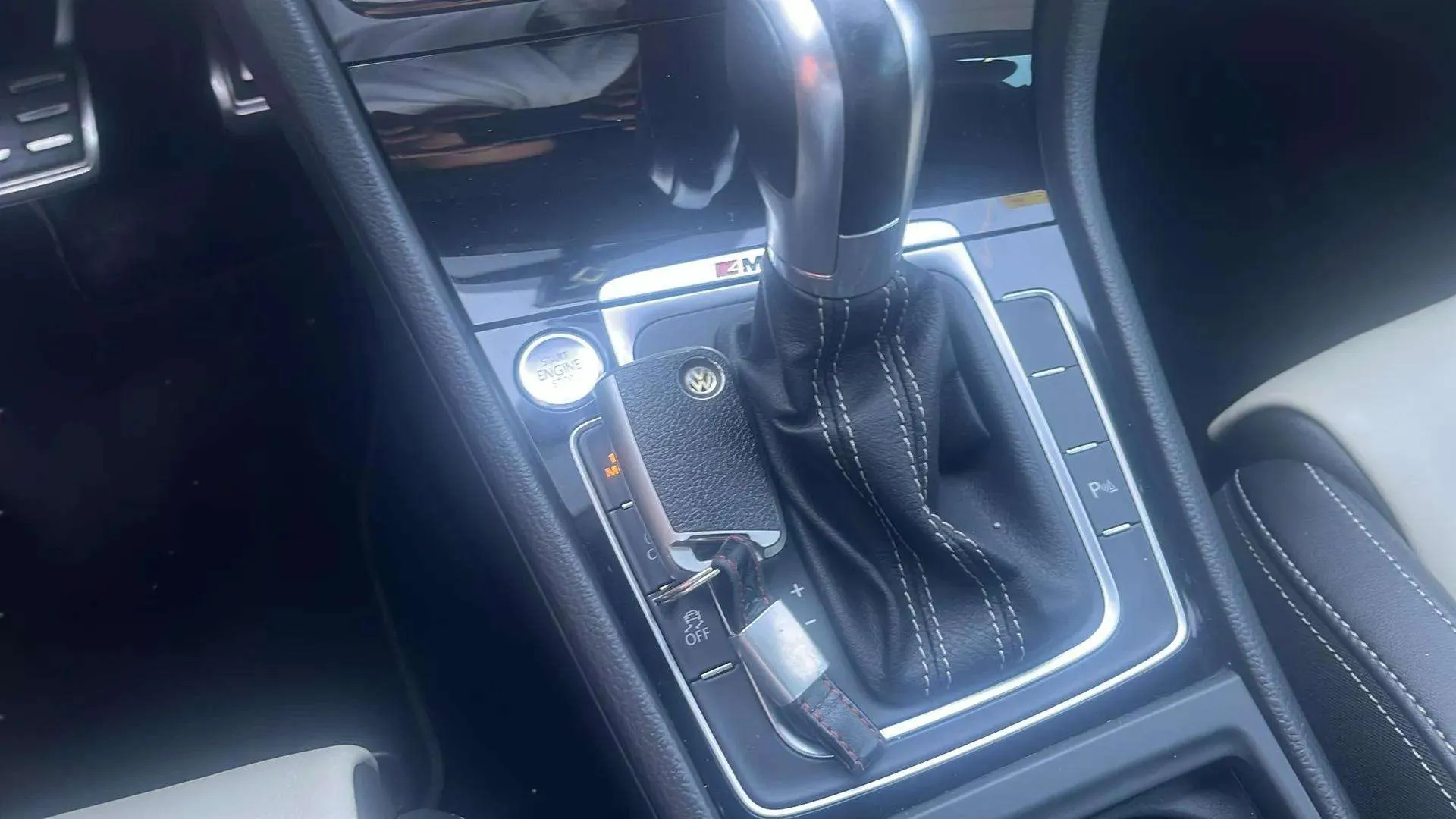 Volkswagen Golf R 2.0 TSI 4Motion DSG - foto 16