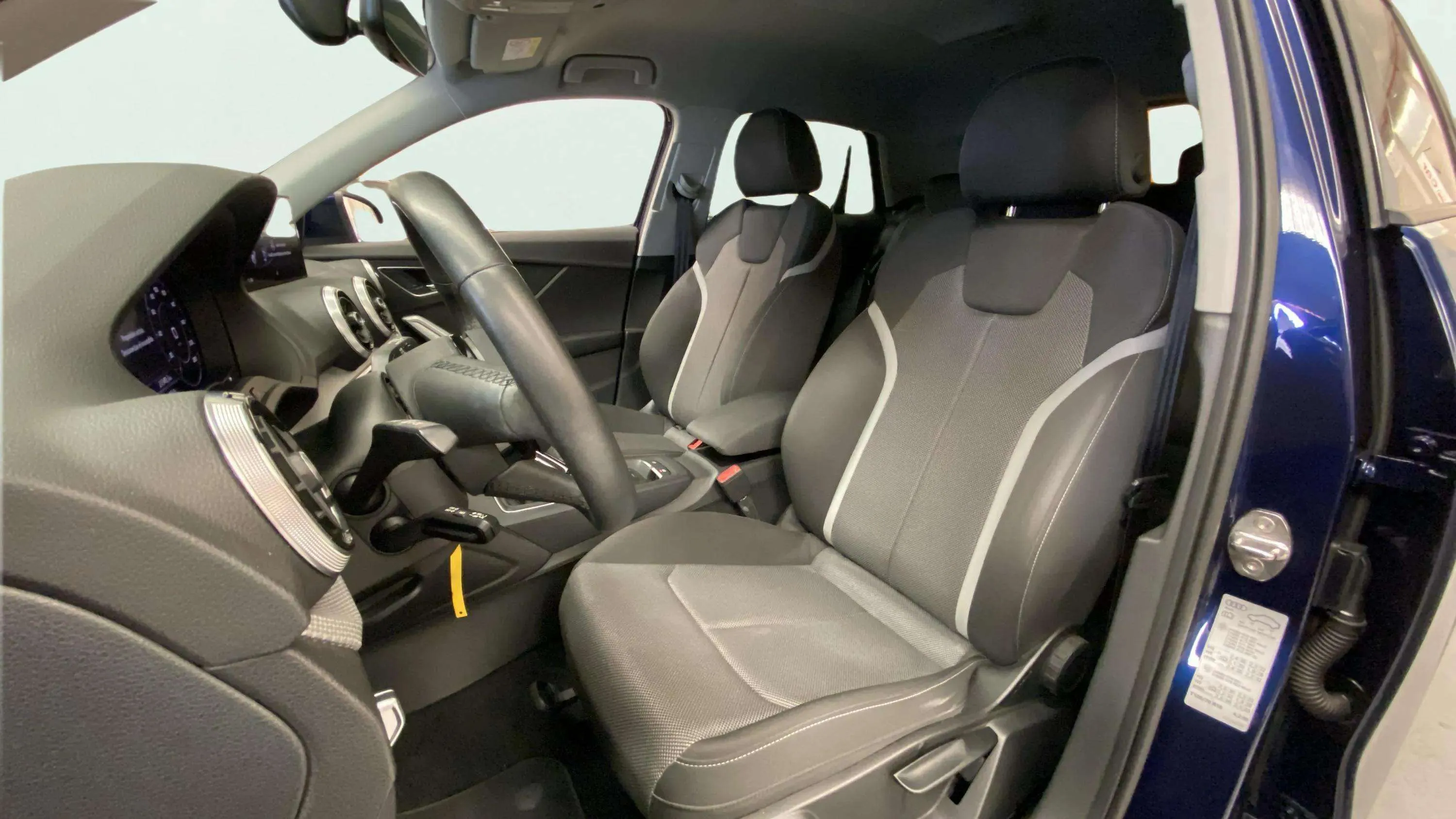Audi Q2 S line 30 TDI - foto 9