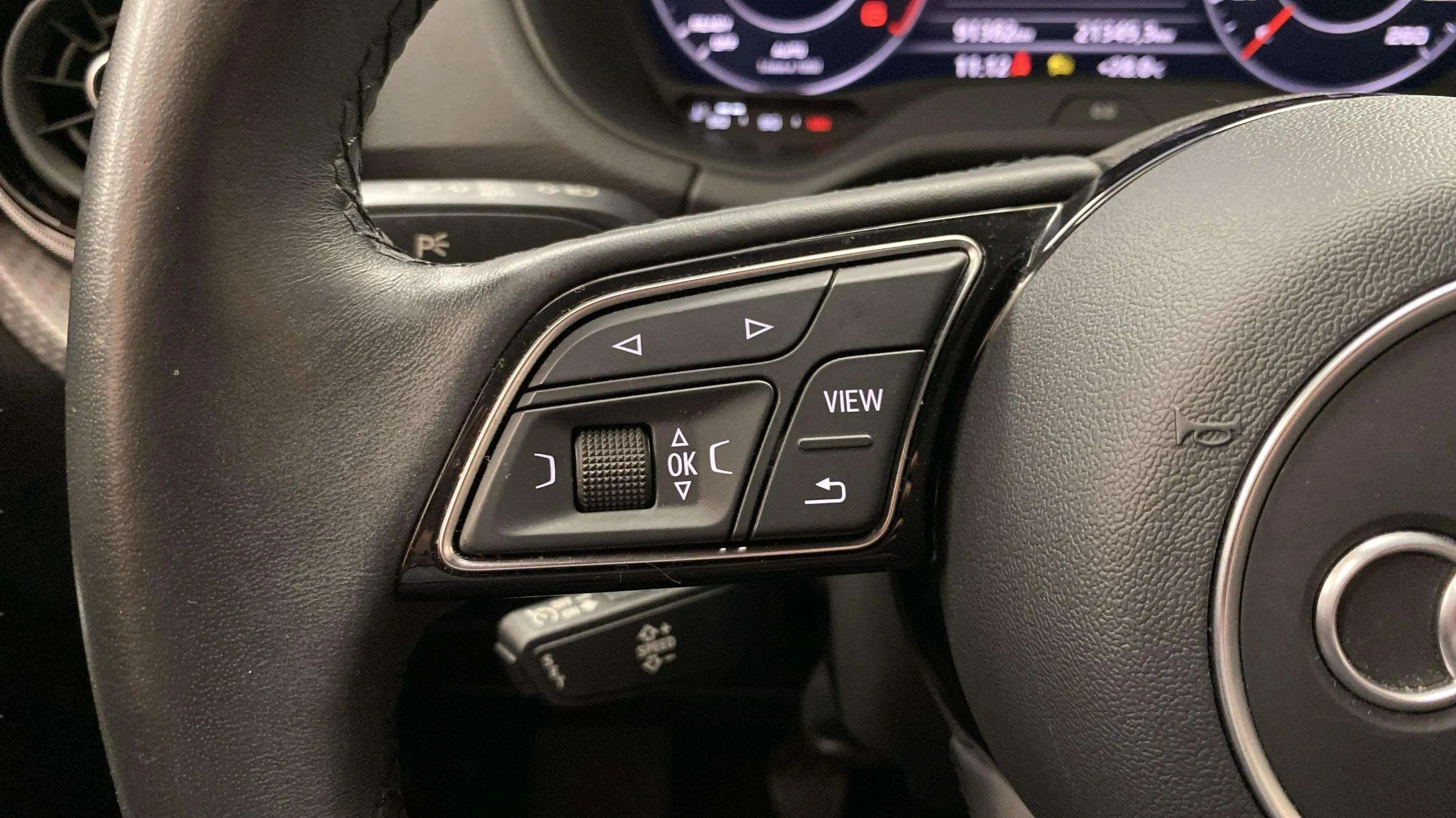 Audi Q2 S line 30 TDI - foto 18