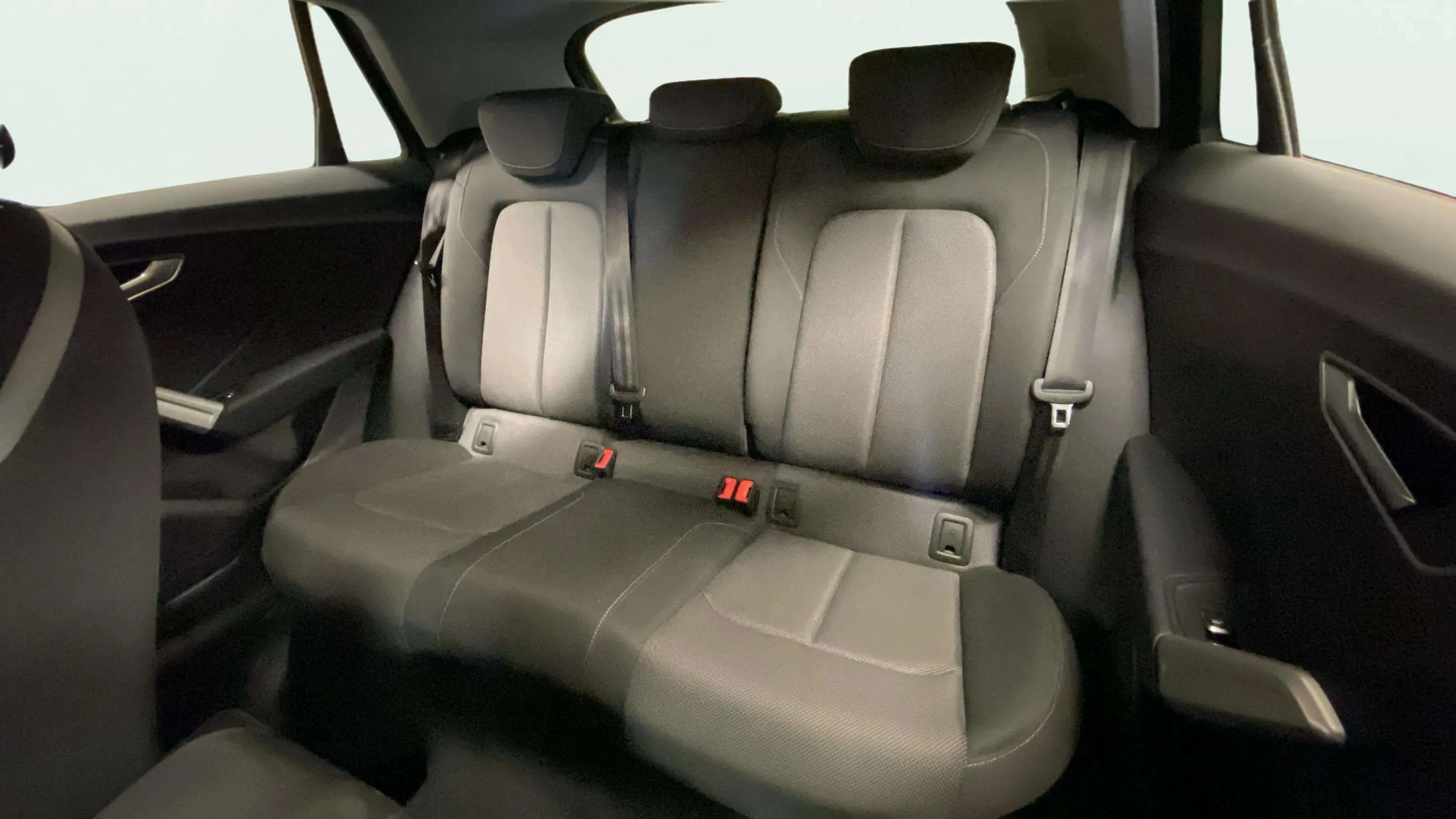 Audi Q2 S line 30 TDI - foto 11