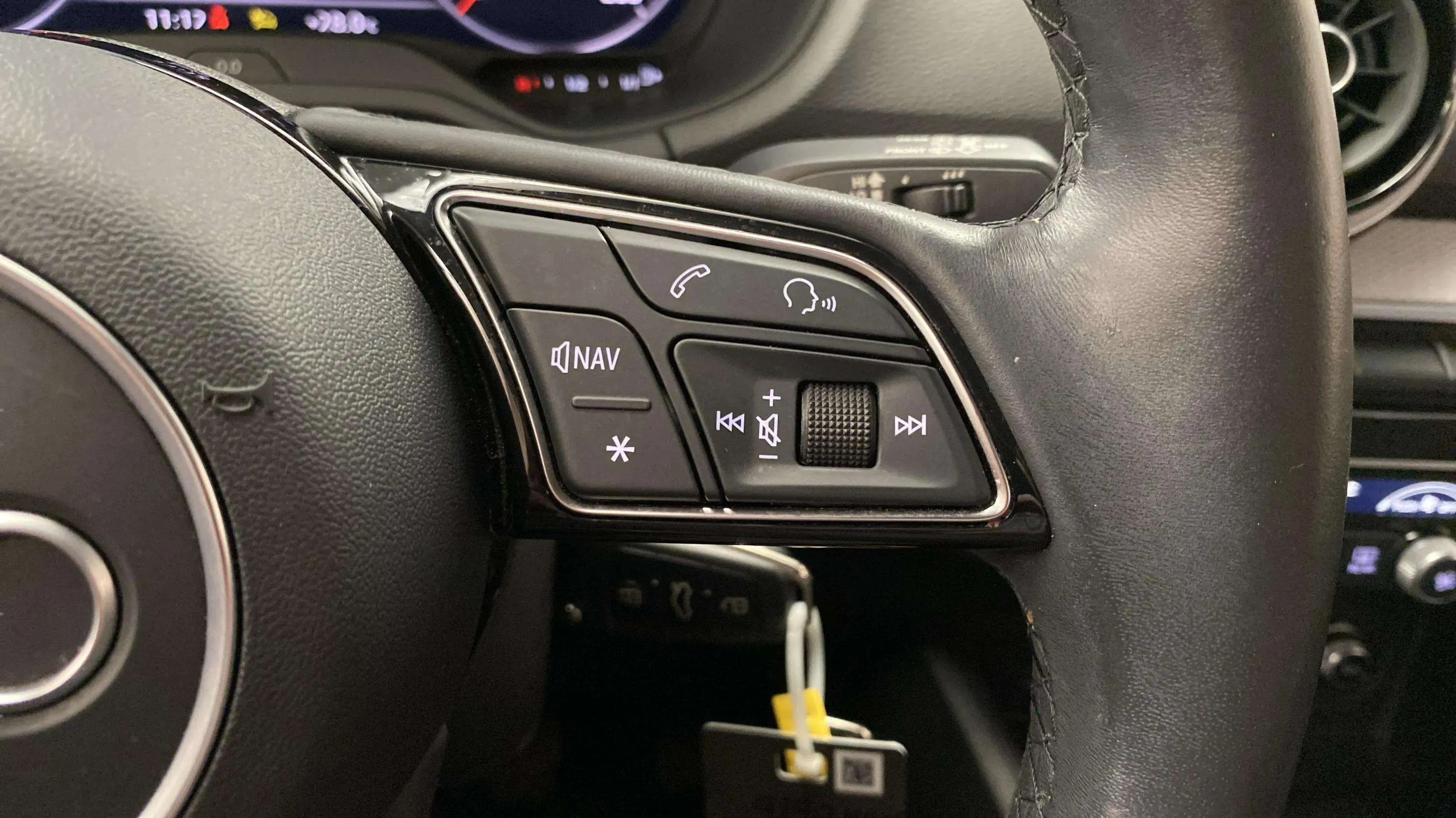 Audi Q2 S line 30 TDI - foto 19