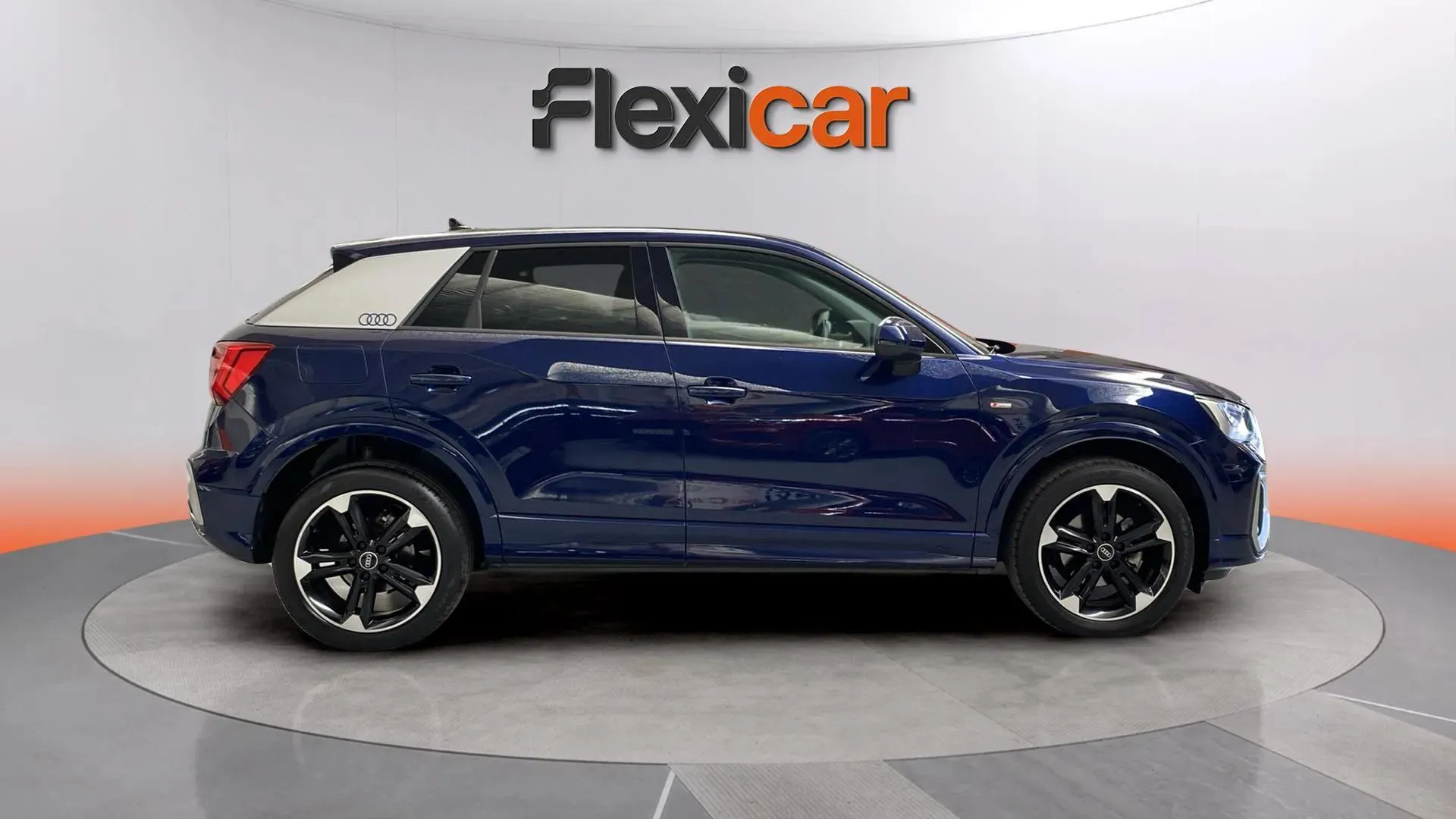 Audi Q2 S line 30 TDI - foto 4