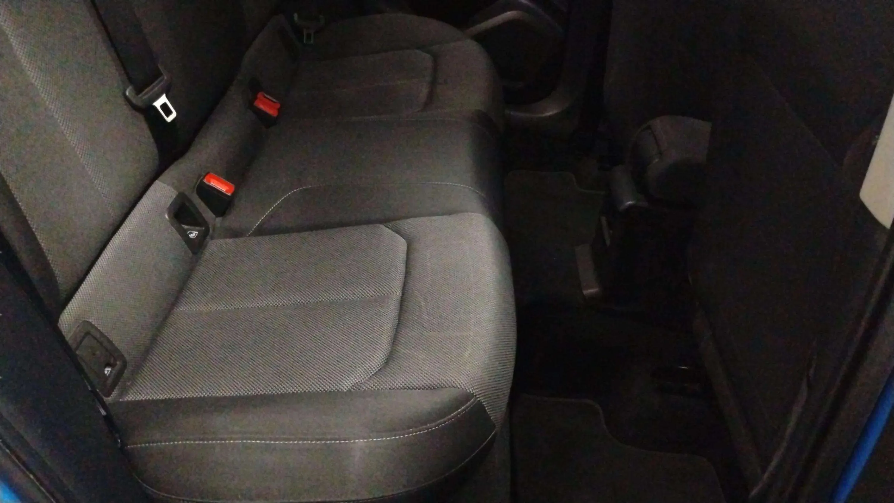 Audi Q2 S line 30 TDI - foto 11