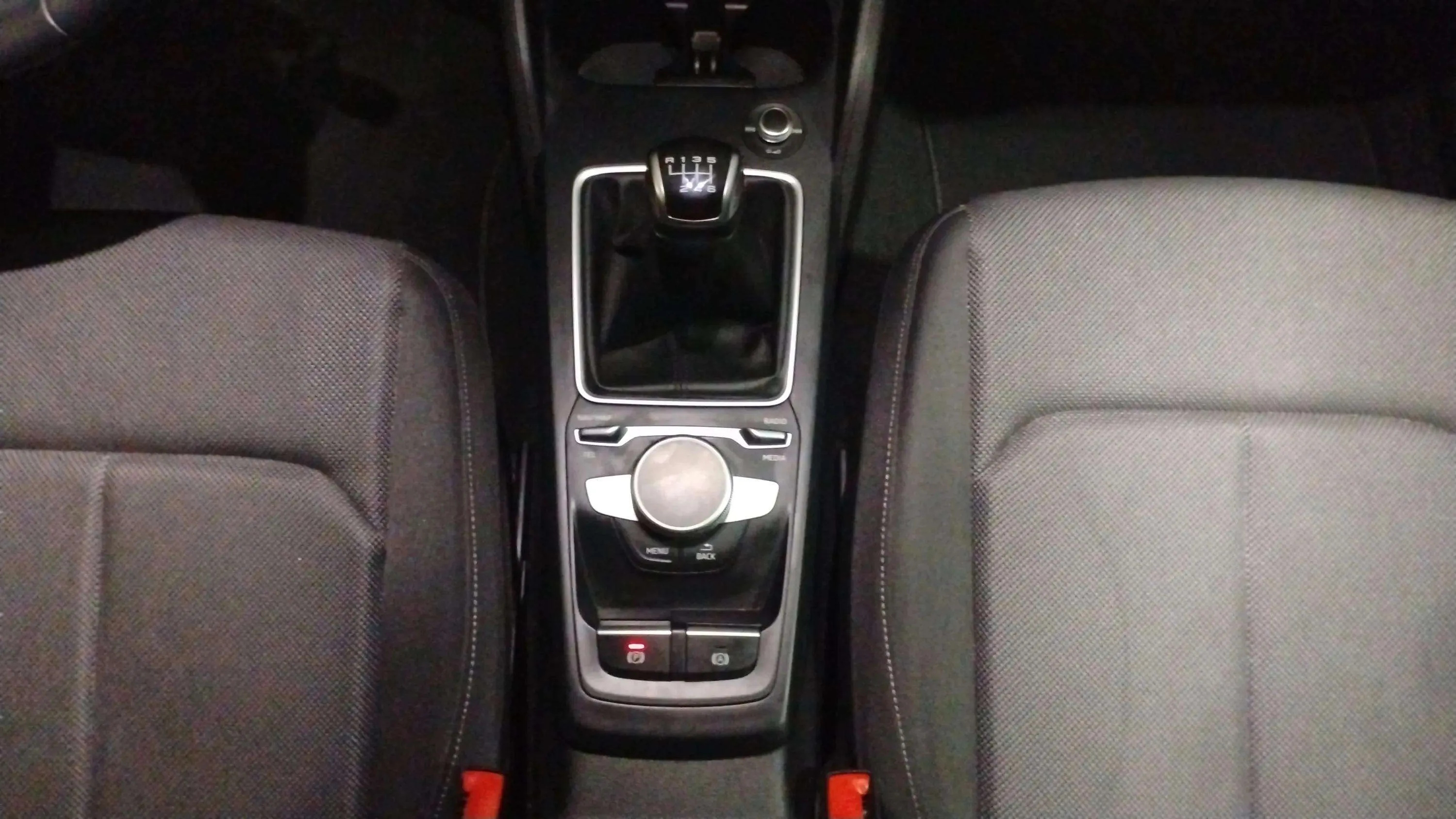 Audi Q2 S line 30 TDI - foto 13