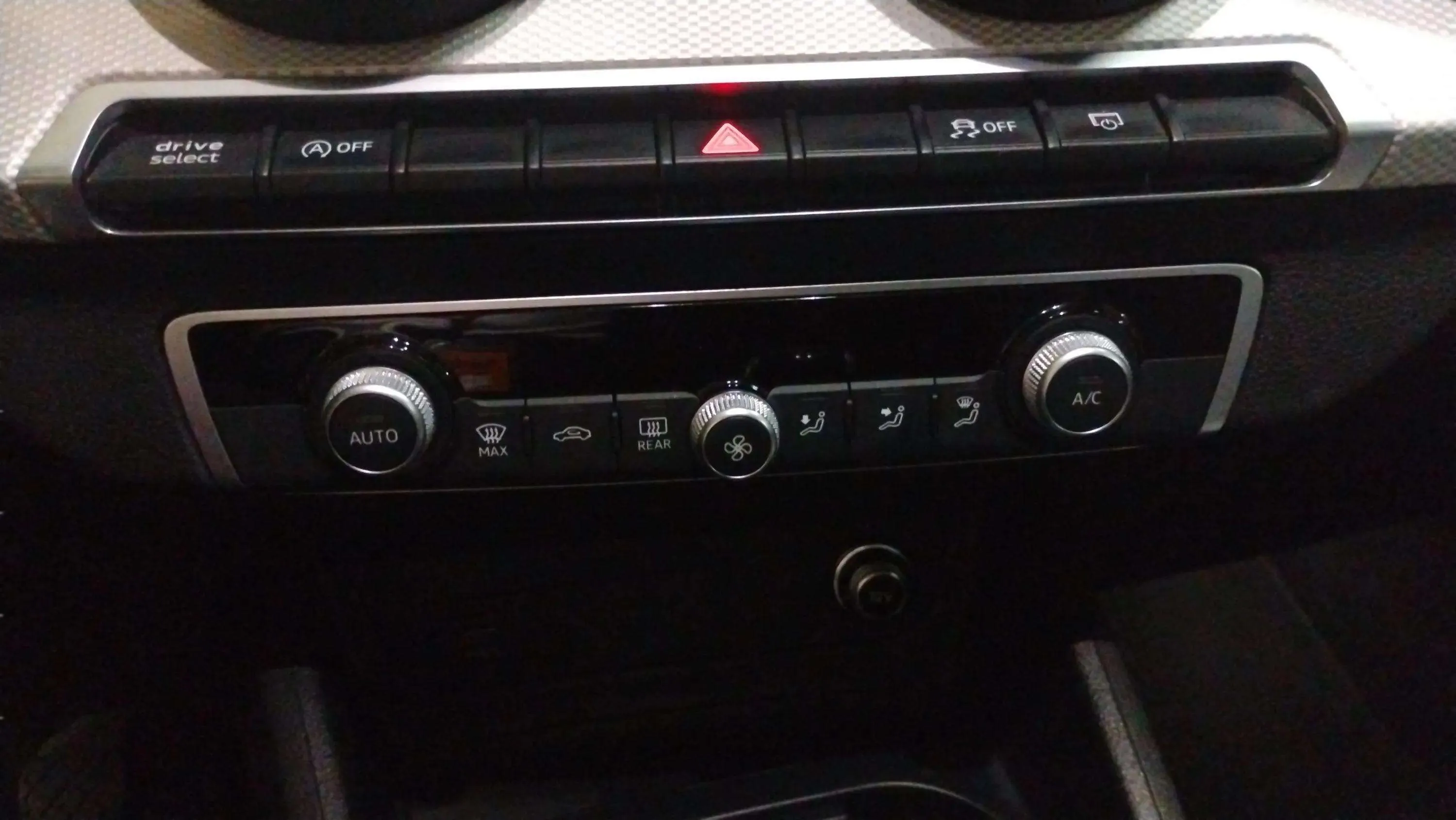 Audi Q2 S line 30 TDI - foto 19