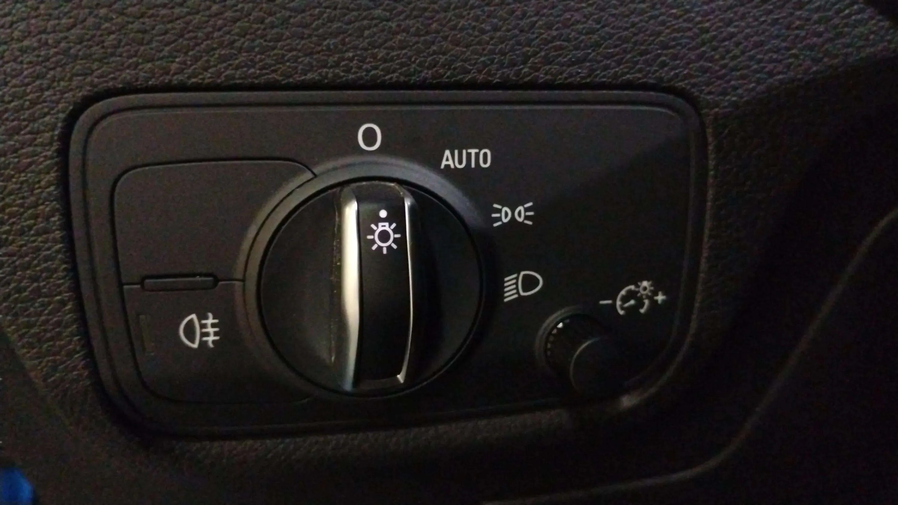 Audi Q2 S line 30 TDI - foto 14