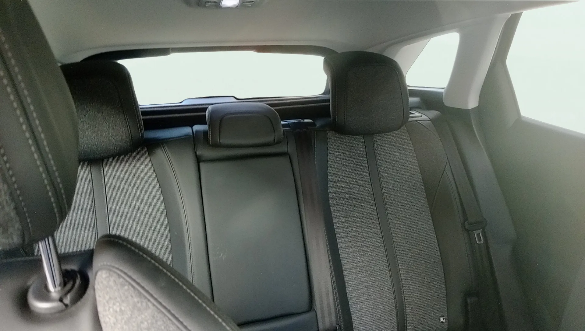 Peugeot 3008 1.2 PureTech Allure - foto 12