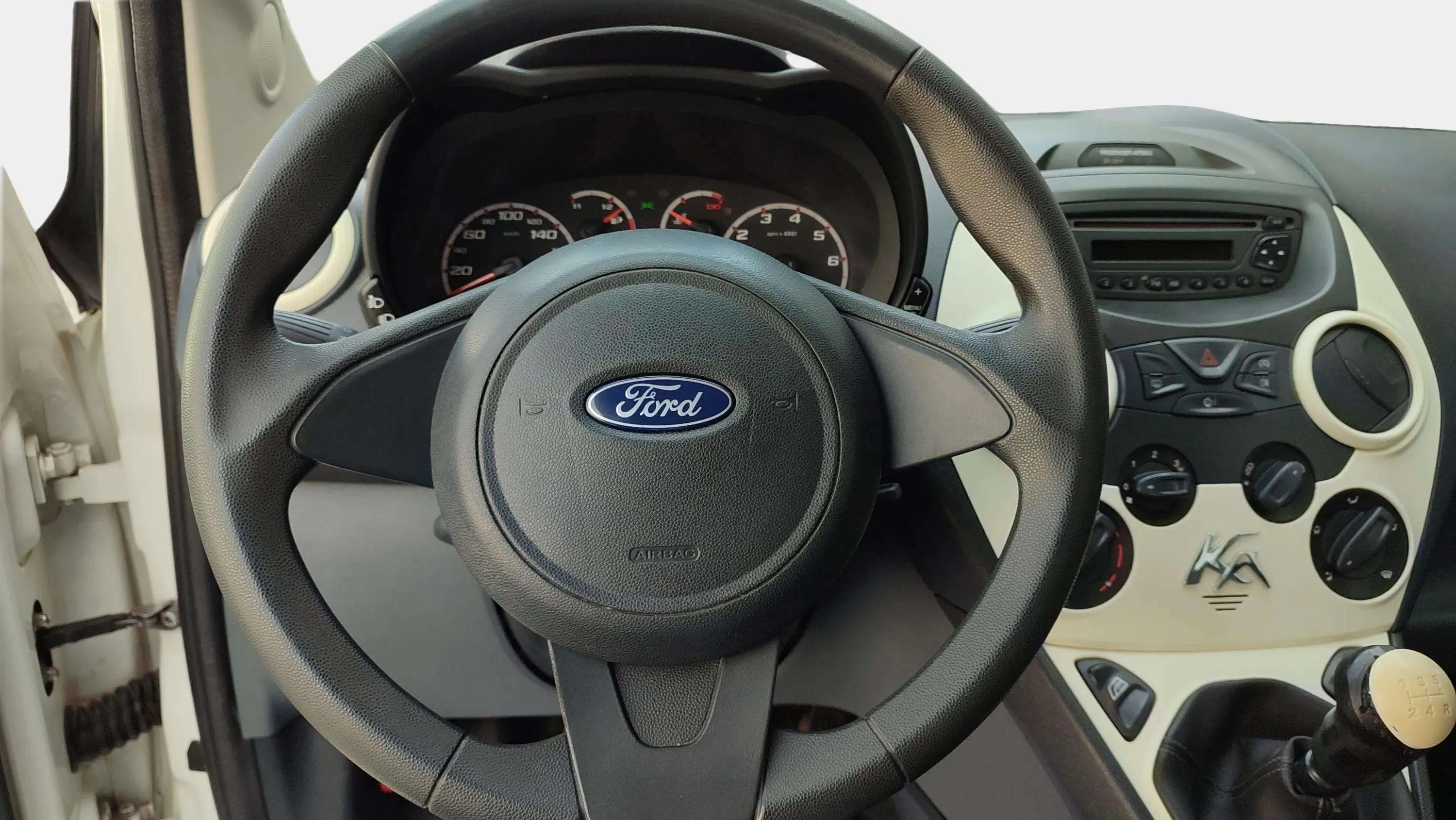 Ford Ka Black White Ed. 1.2 Duratec A.-St.-St. - foto 6