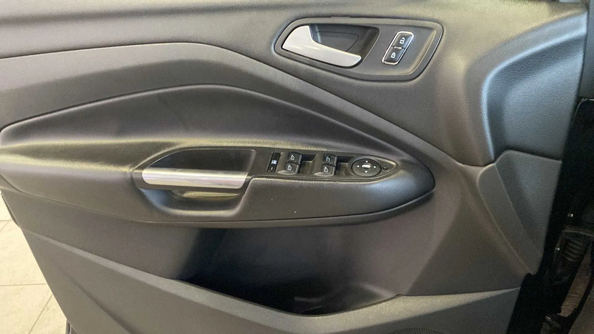 Ford Kuga 2.0 TDCi 140 4x4 Titanium Powershift - foto 19