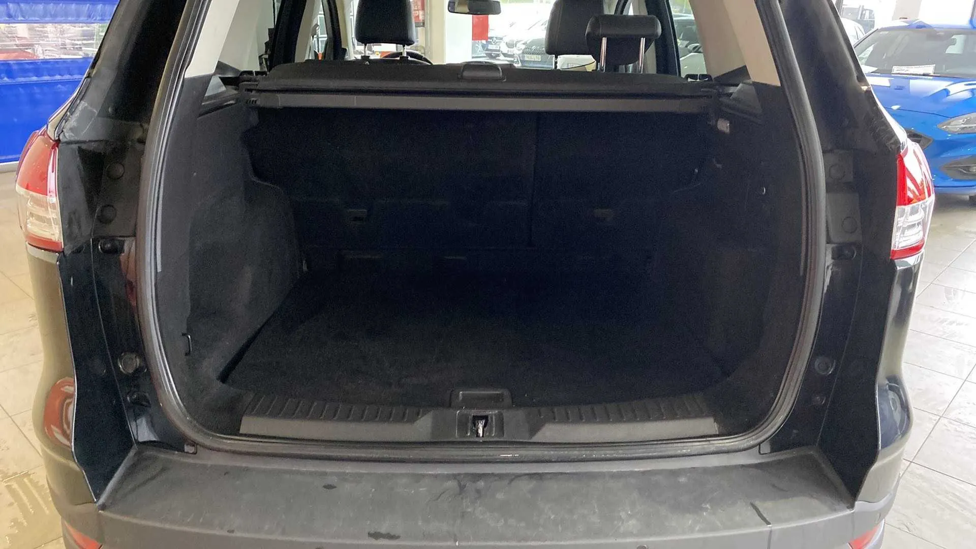 Ford Kuga 2.0 TDCi 140 4x4 Titanium Powershift - foto 9