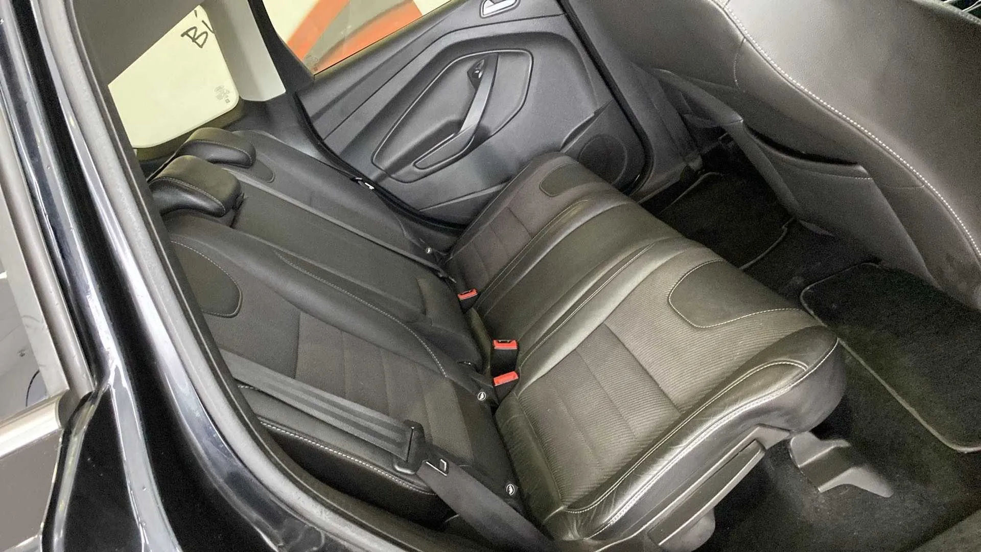 Ford Kuga 2.0 TDCi 140 4x4 Titanium Powershift - foto 17