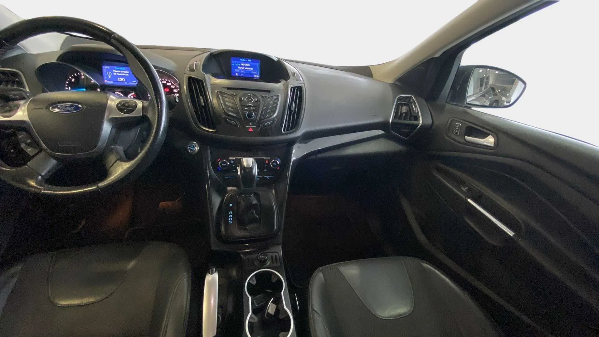 Ford Kuga 2.0 TDCi 140 4x4 Titanium Powershift - foto 12