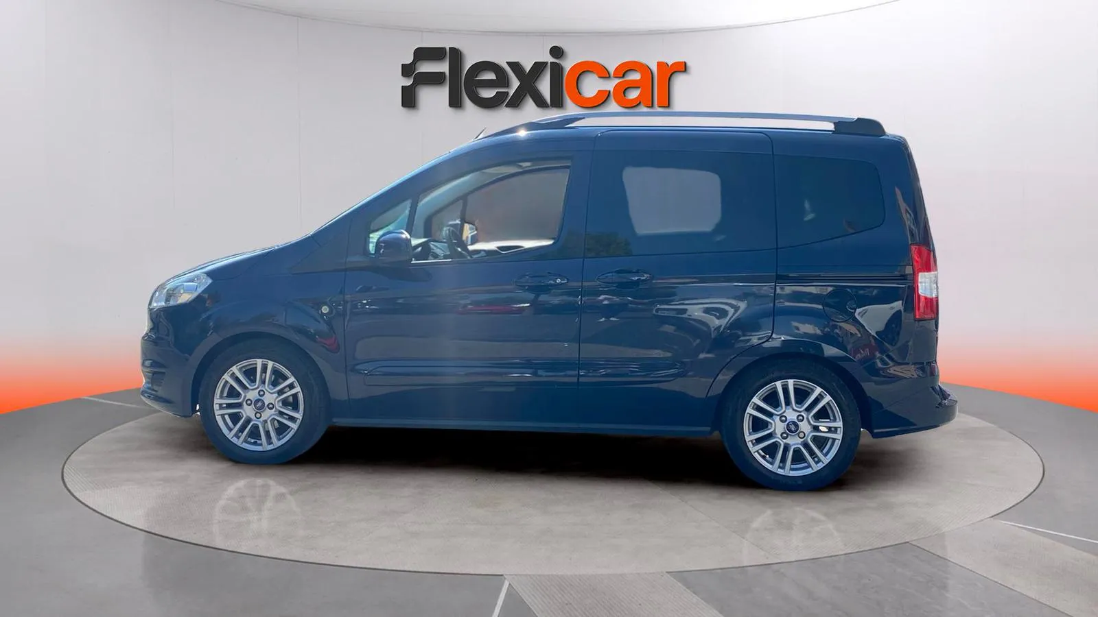 Ford Tourneo Courier 1.0 EcoBoost Titanium - foto 4