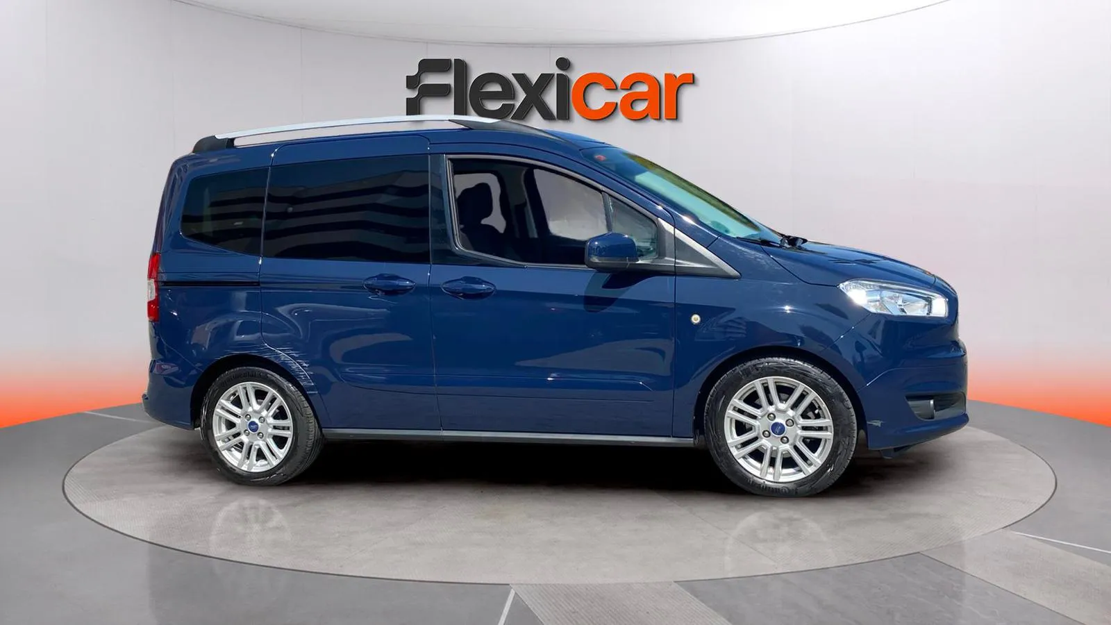 Ford Tourneo Courier 1.0 EcoBoost Titanium - foto 3