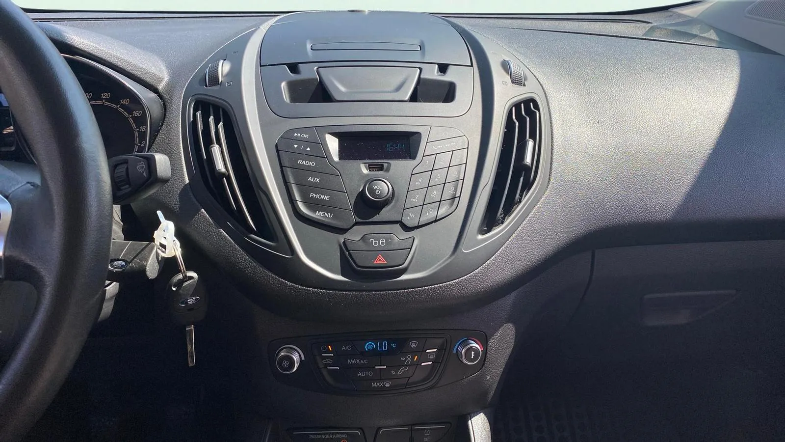 Ford Tourneo Courier 1.0 EcoBoost Titanium - foto 9
