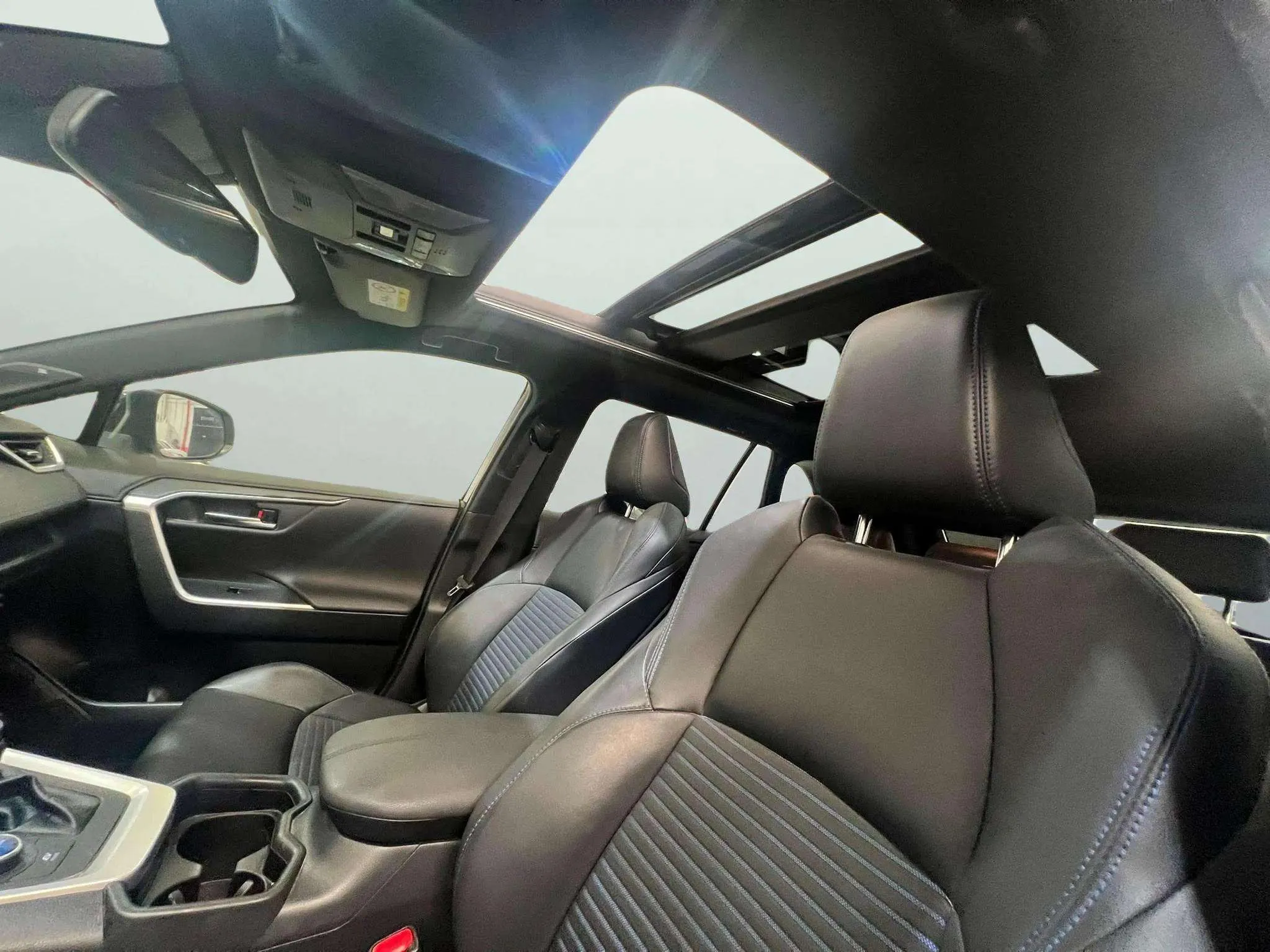 Toyota RAV4 2.5l 220H Luxury 4WD - foto 11