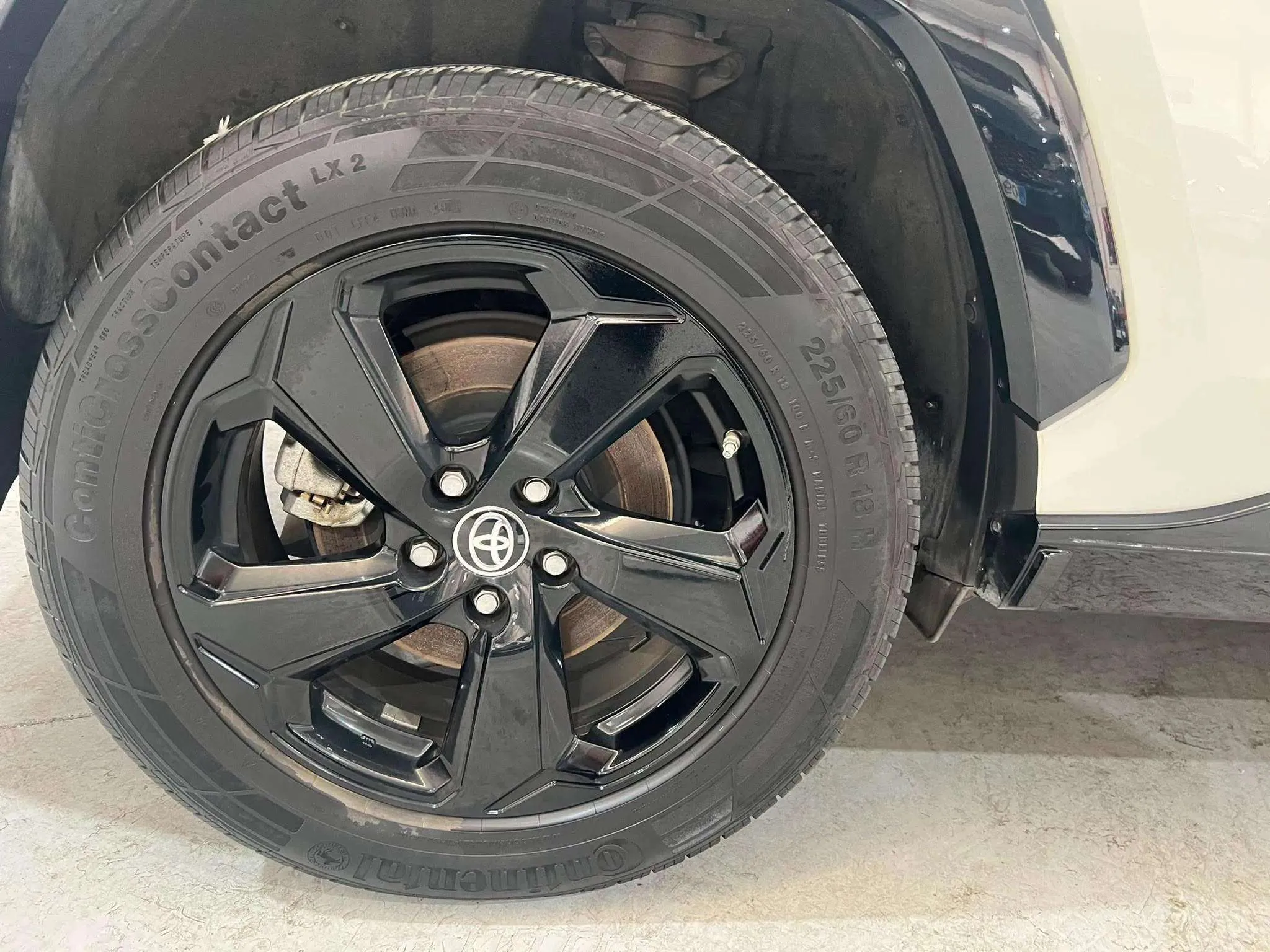 Toyota RAV4 2.5l 220H Luxury 4WD - foto 22