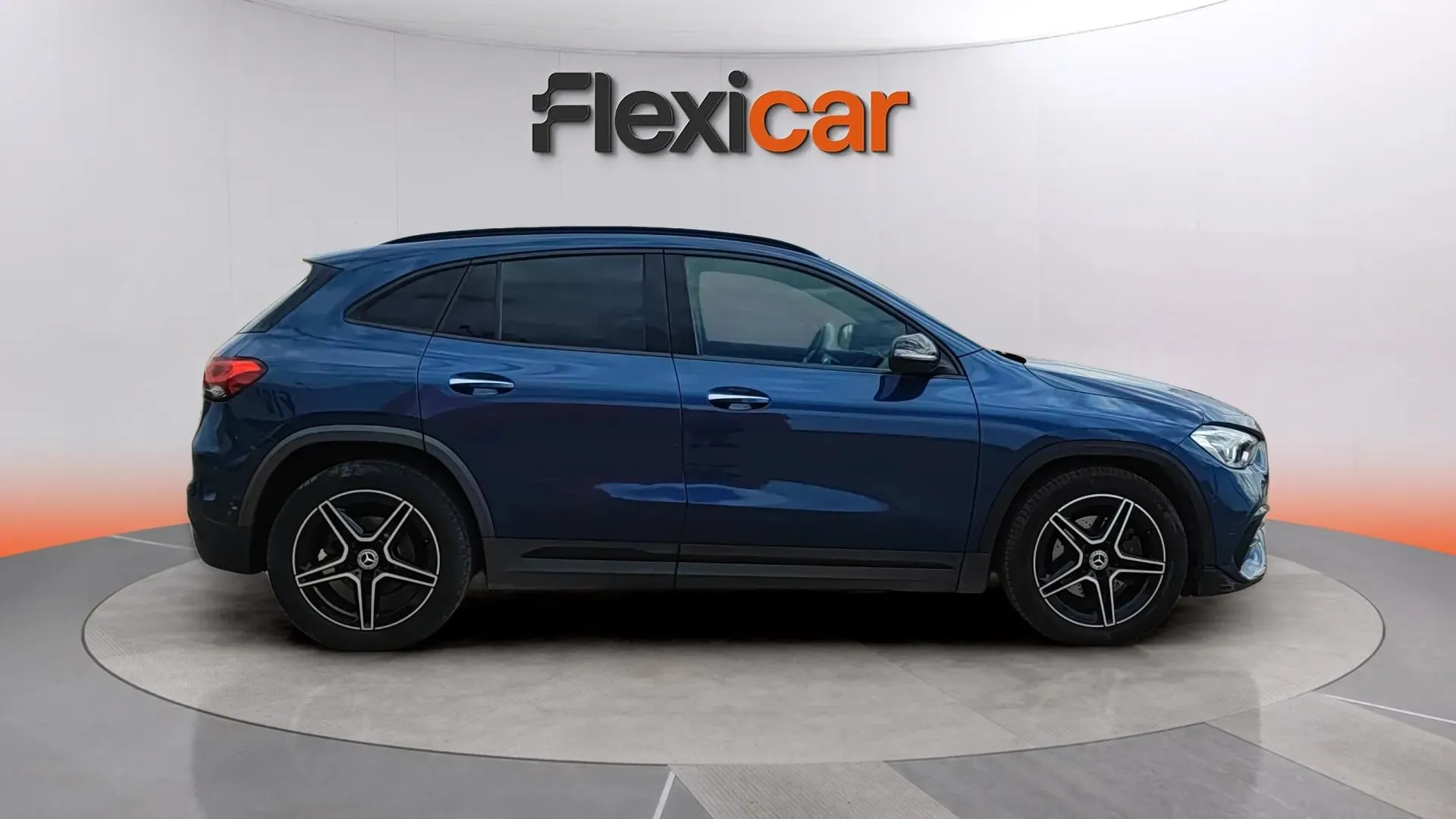 Mercedes-Benz GLA 200 D - foto 8