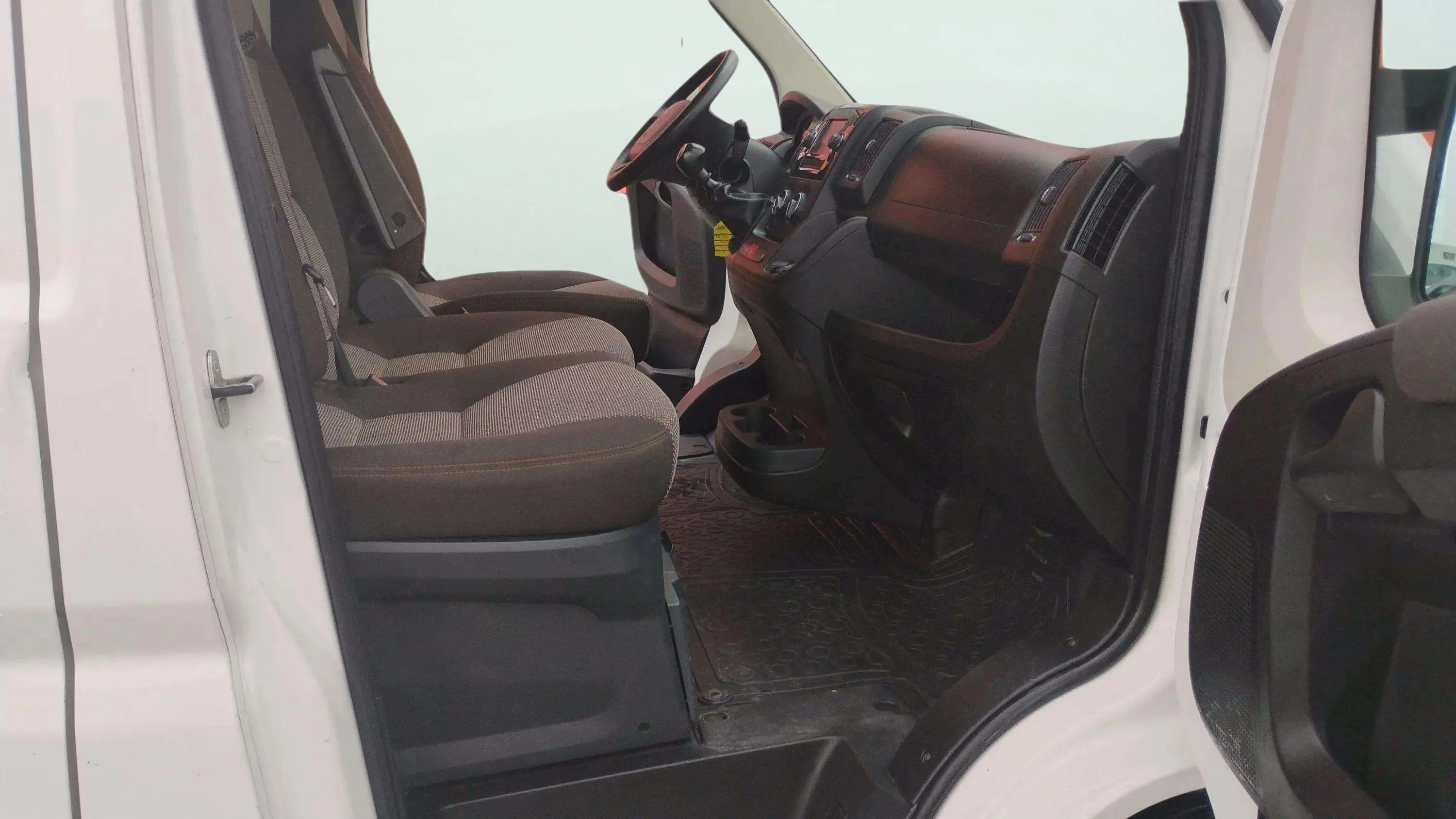 Peugeot Boxer 333 L2 H2 Bhdi M - foto 17