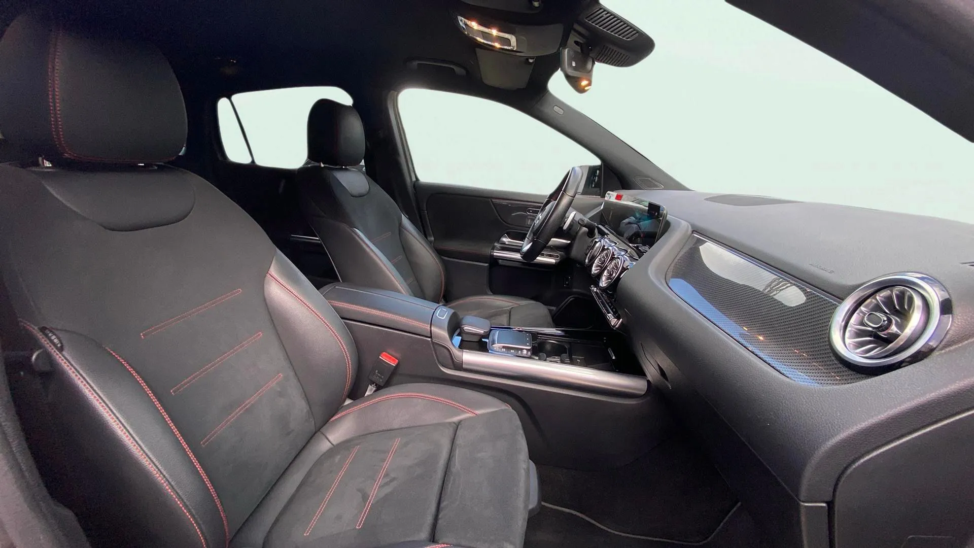 Mercedes-Benz GLA 200 D - foto 13